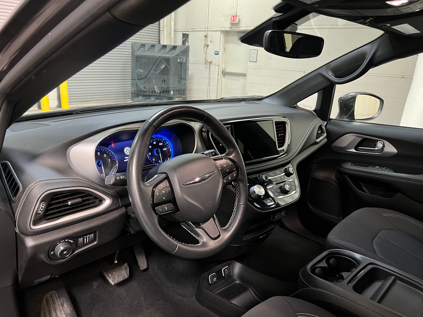 Thumbnail: 2021 Chrysler Pacifica - 3