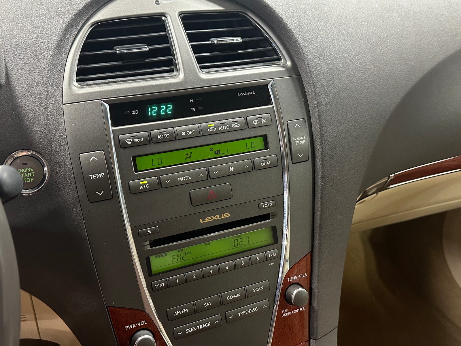 Thumbnail: 2010 Lexus ES - 3