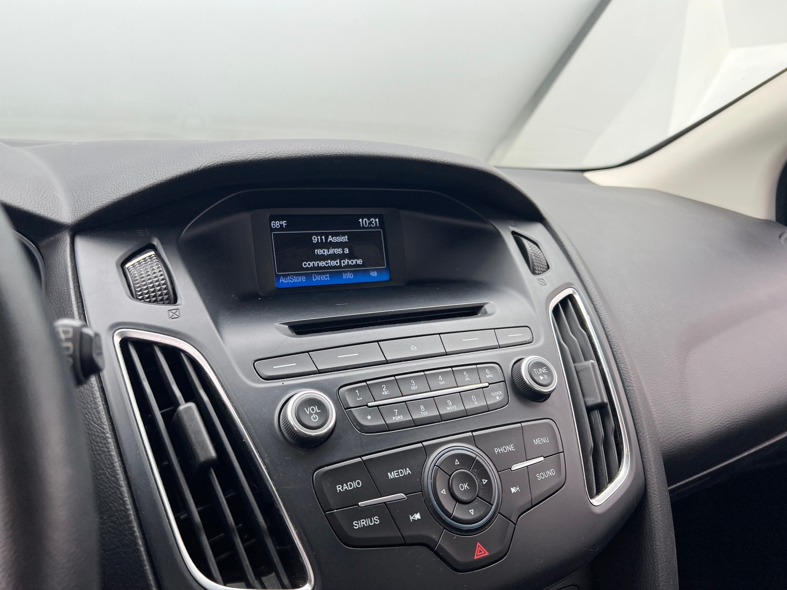 Thumbnail: 2016 Ford Focus - 3