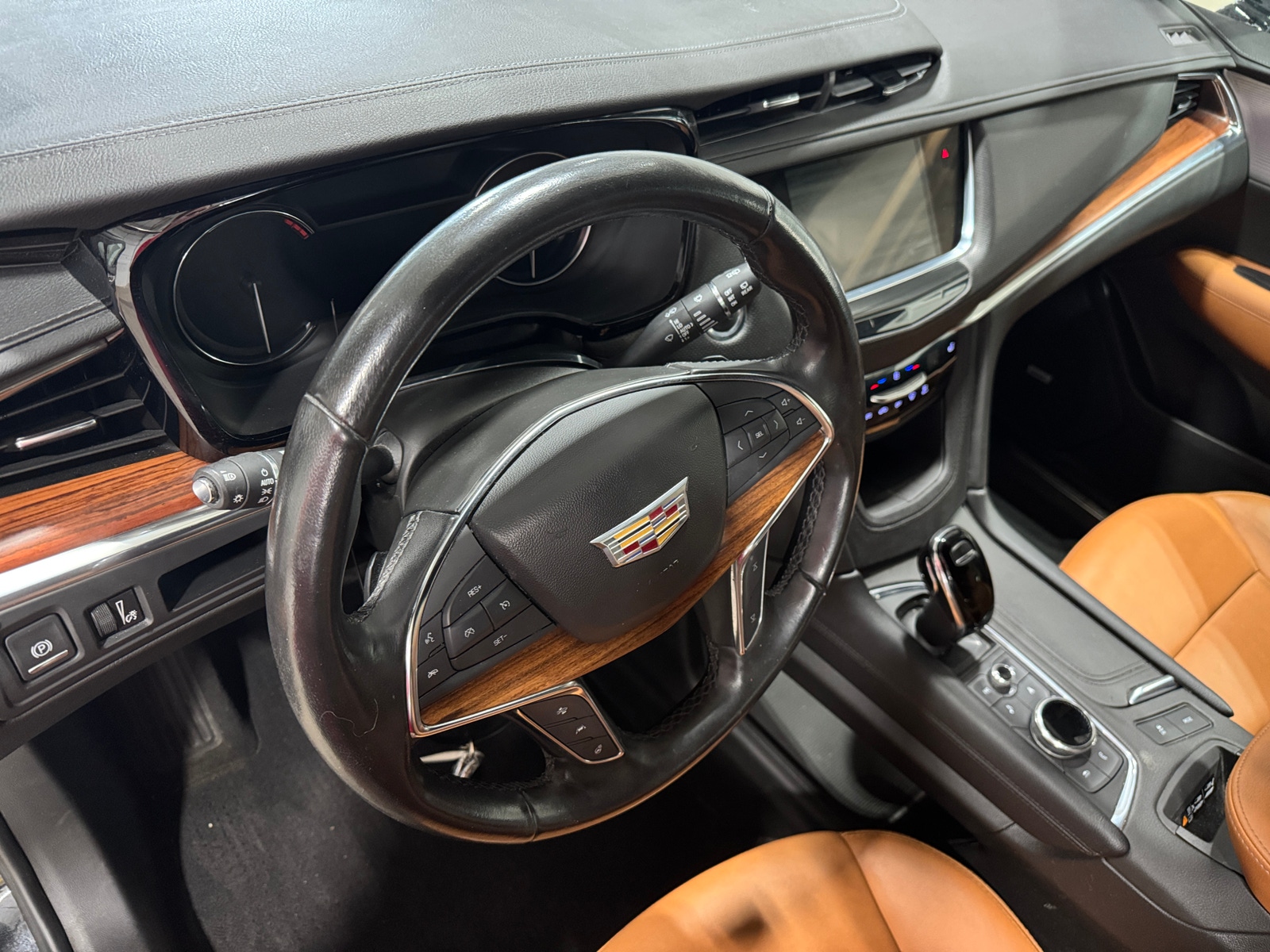 Thumbnail: 2020 Cadillac XT5 - 2
