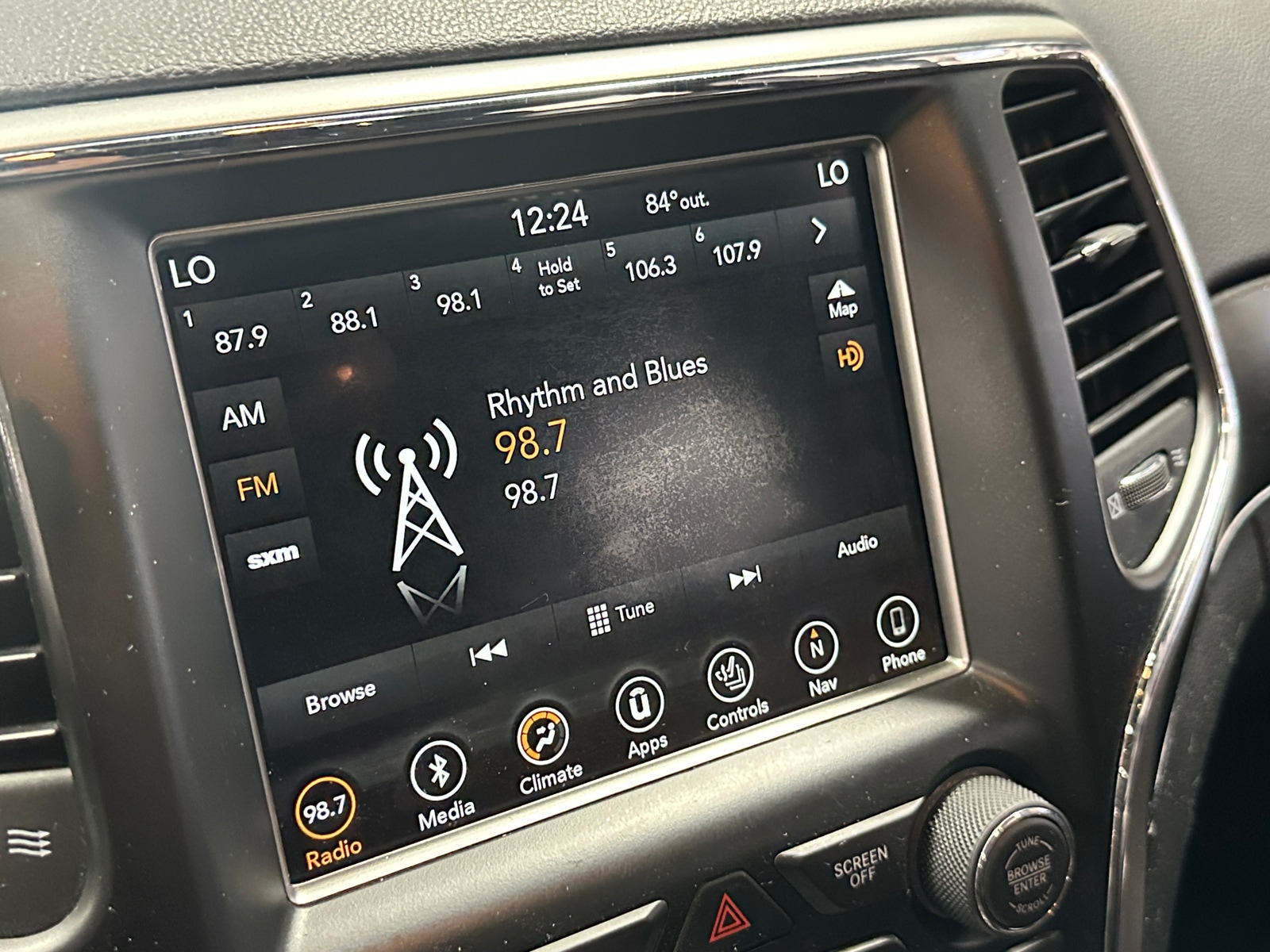 Thumbnail: 2018 Jeep Grand Cherokee - 3