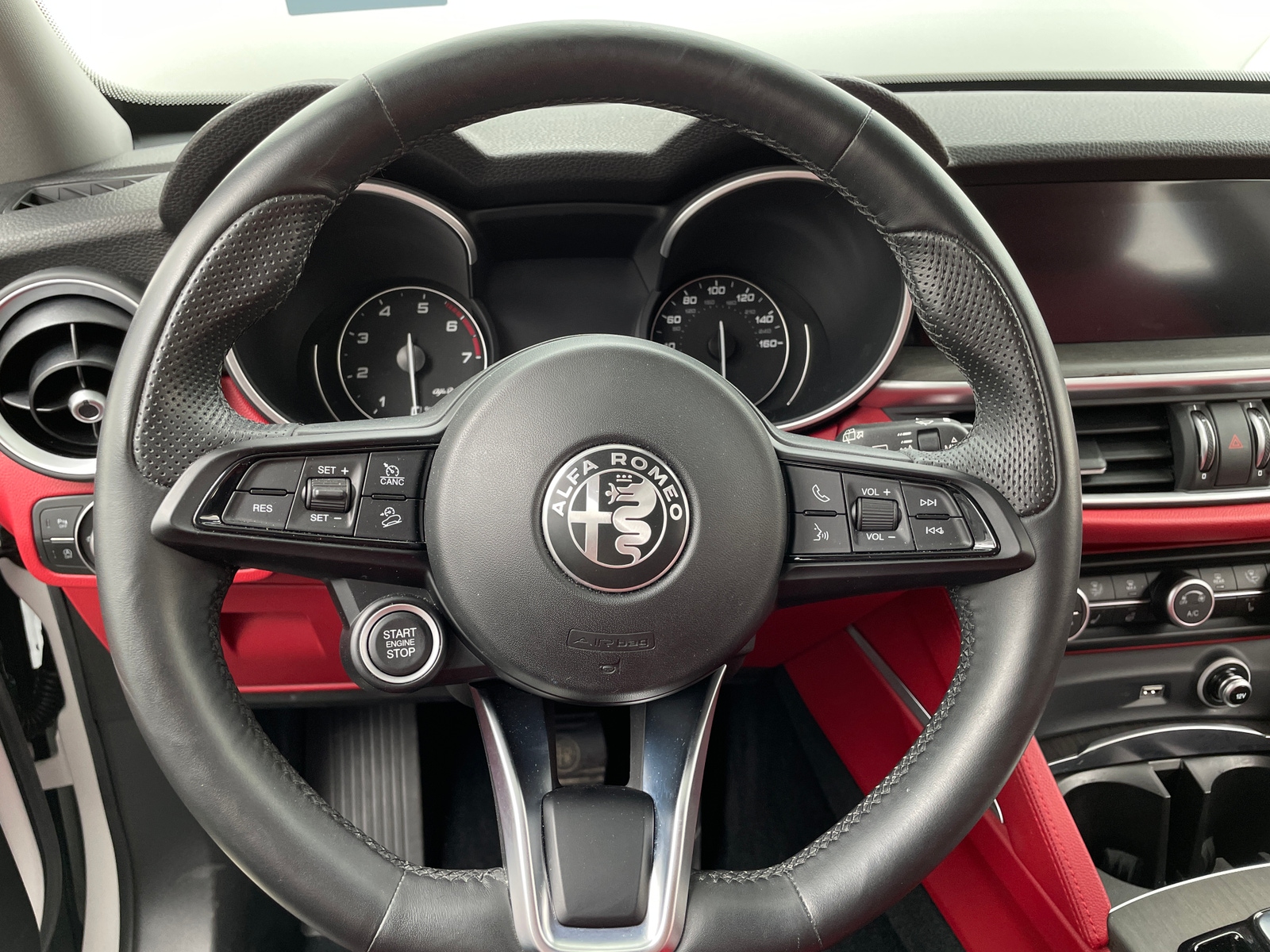 Thumbnail: 2020 Alfa Romeo Stelvio - 4