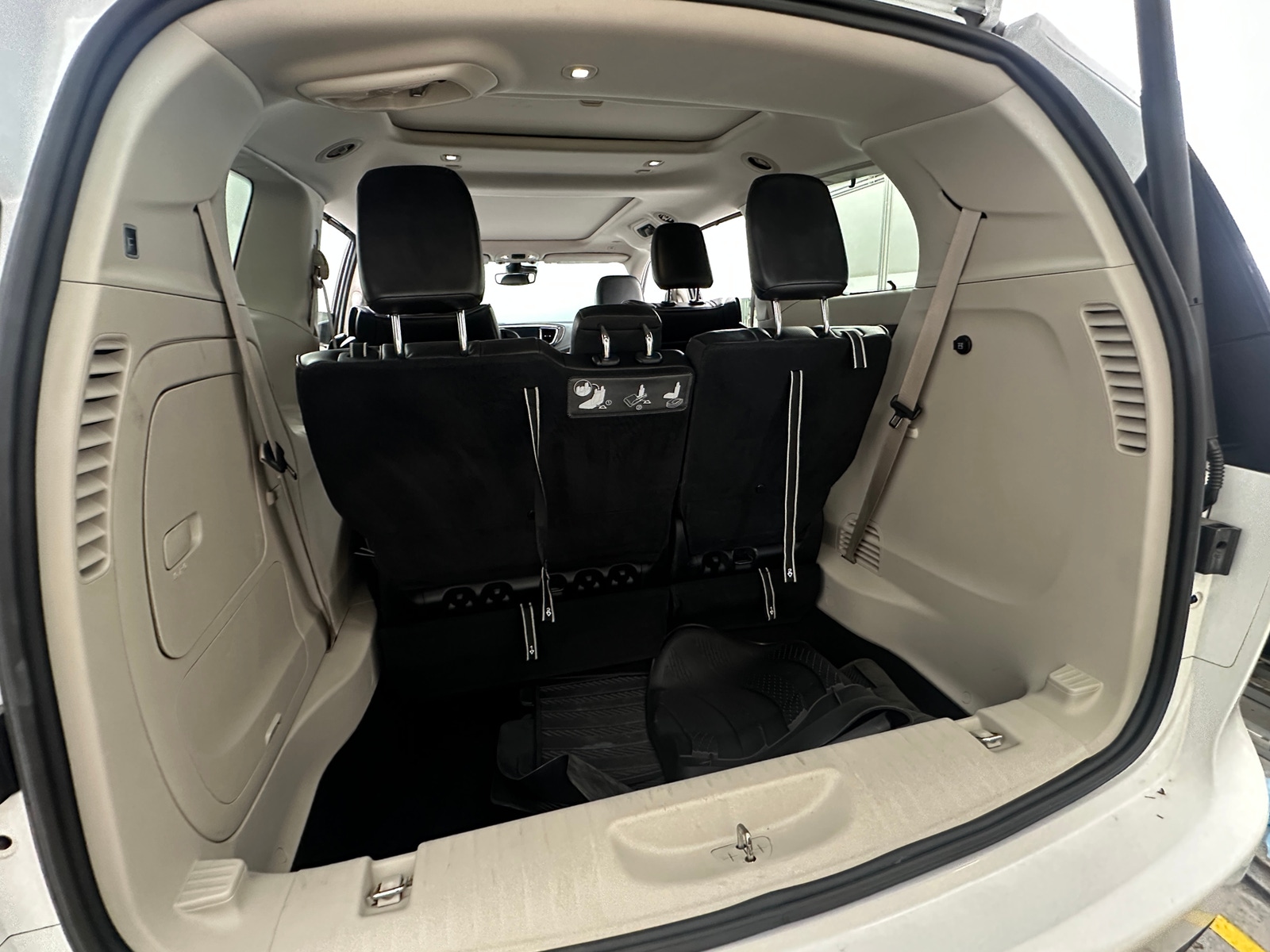 Thumbnail: 2018 Chrysler Pacifica - 6