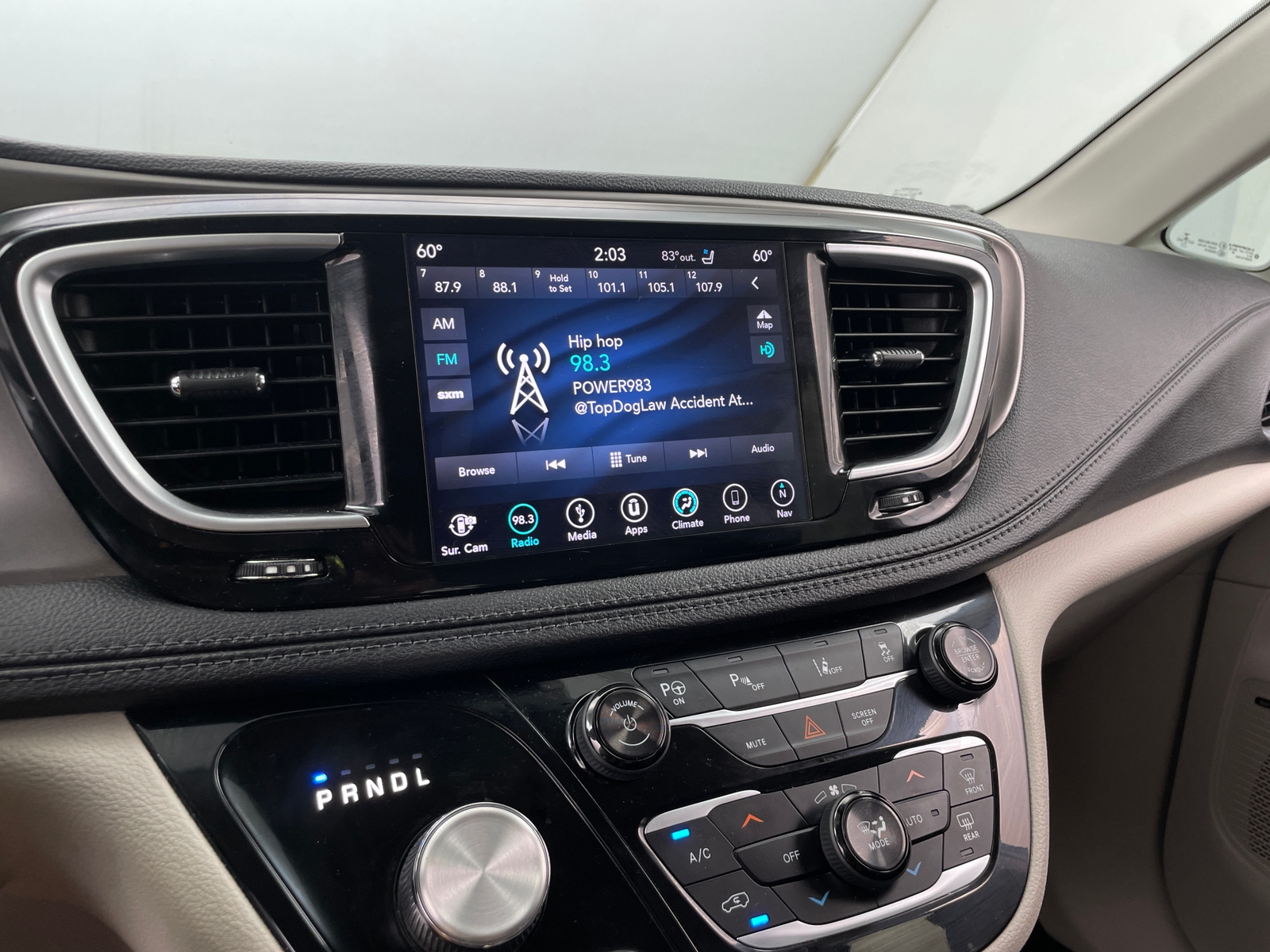 Thumbnail: 2018 Chrysler Pacifica - 3