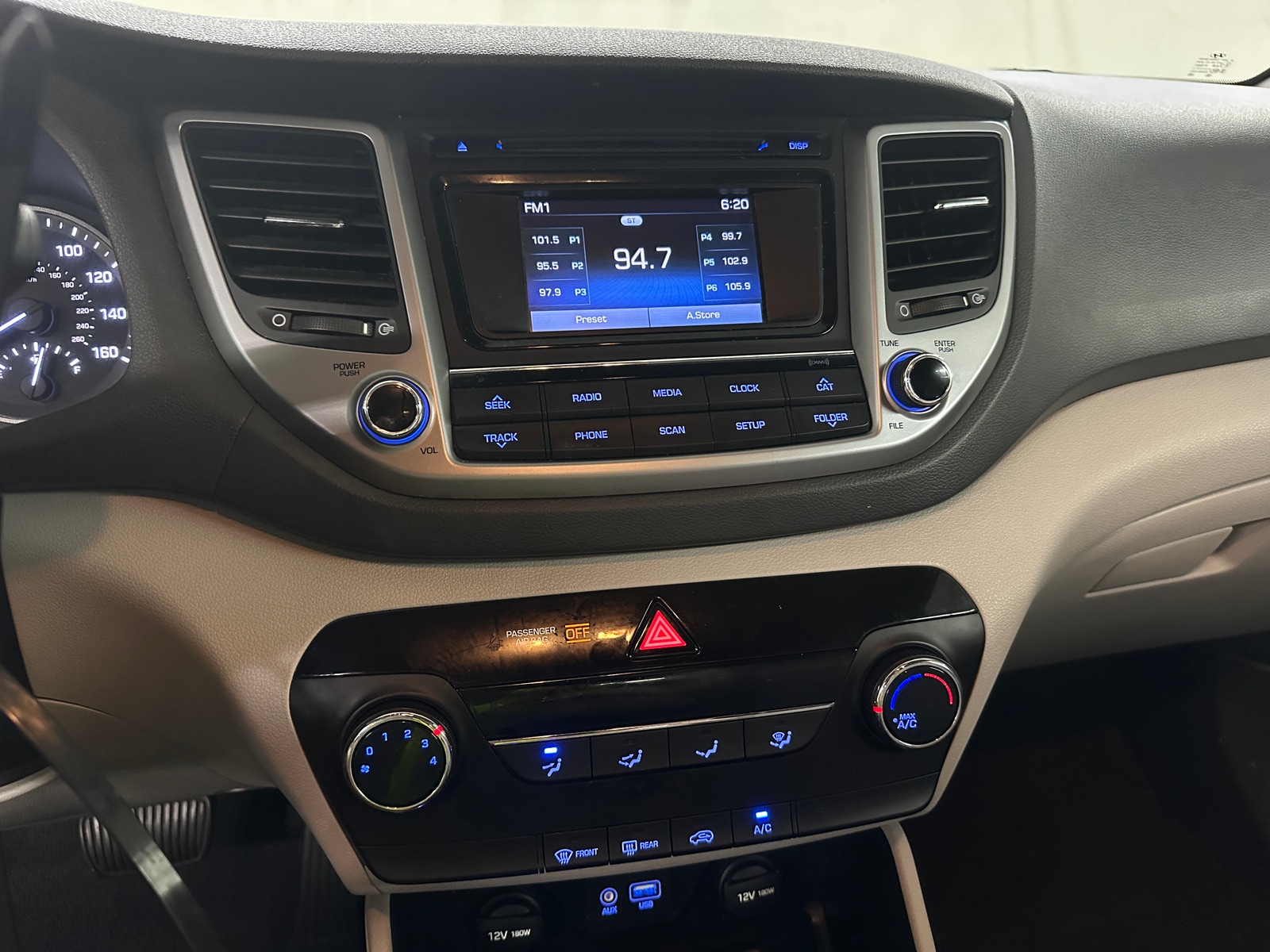 Thumbnail: 2016 Hyundai Tucson - 4