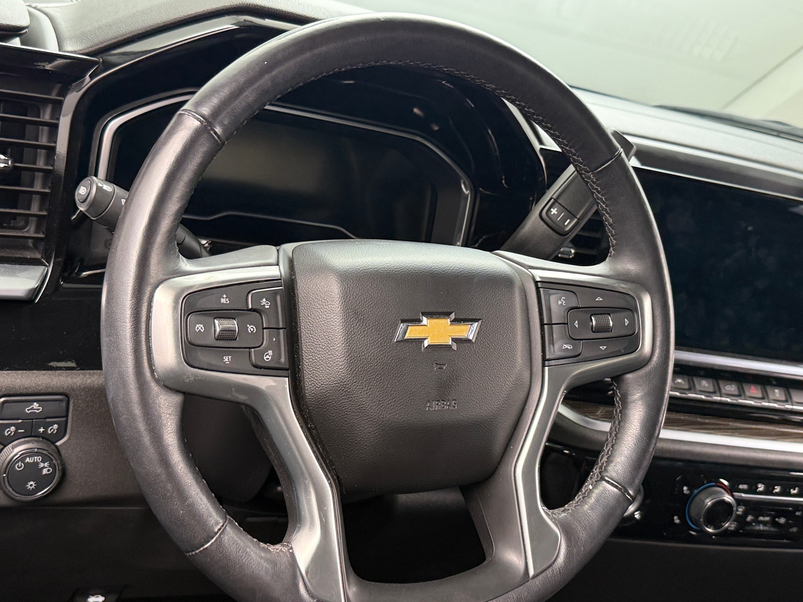 Thumbnail: 2022 Chevrolet Silverado 1500 - 5