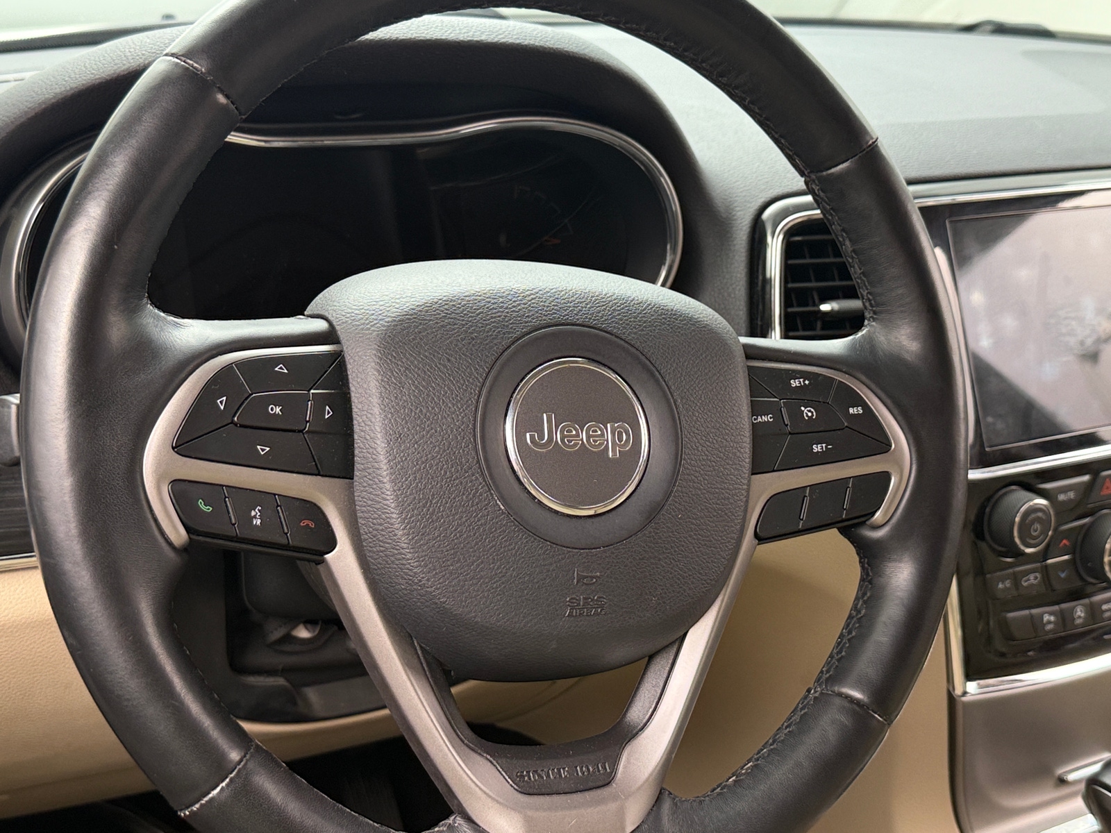 Thumbnail: 2020 Jeep Grand Cherokee - 4
