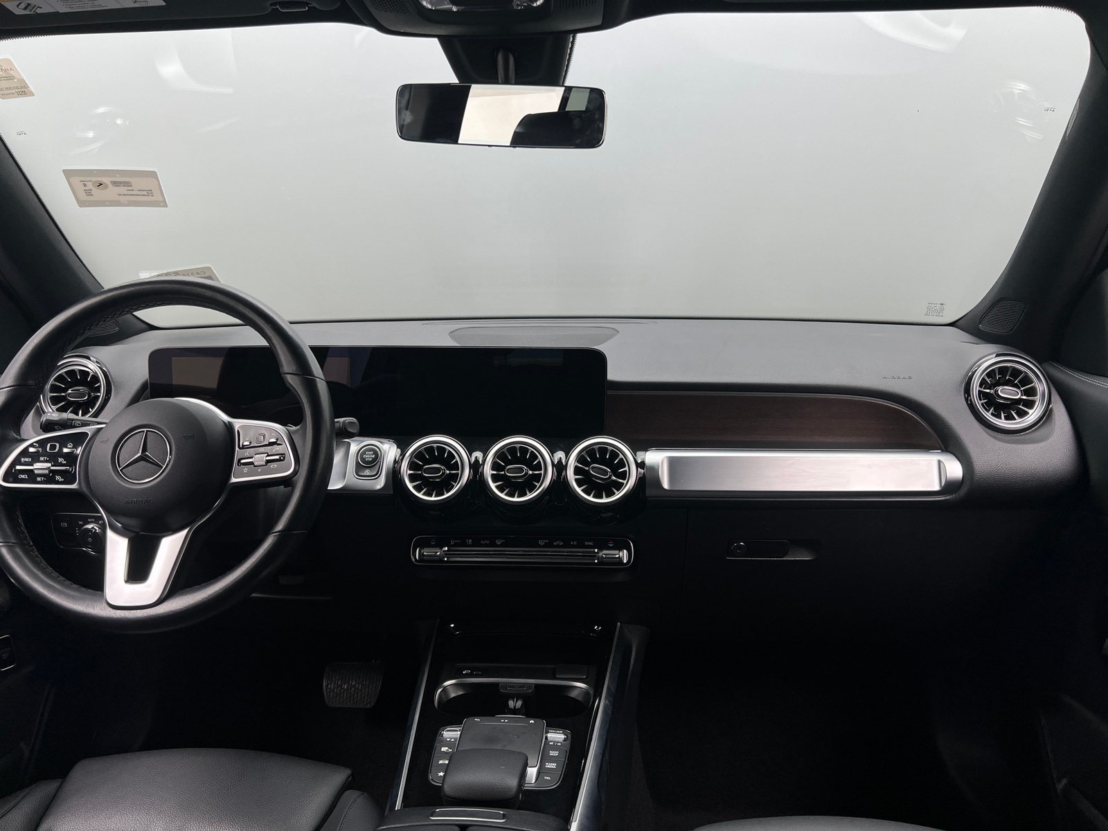 Thumbnail: 2022 Mercedes-Benz GLB - 2