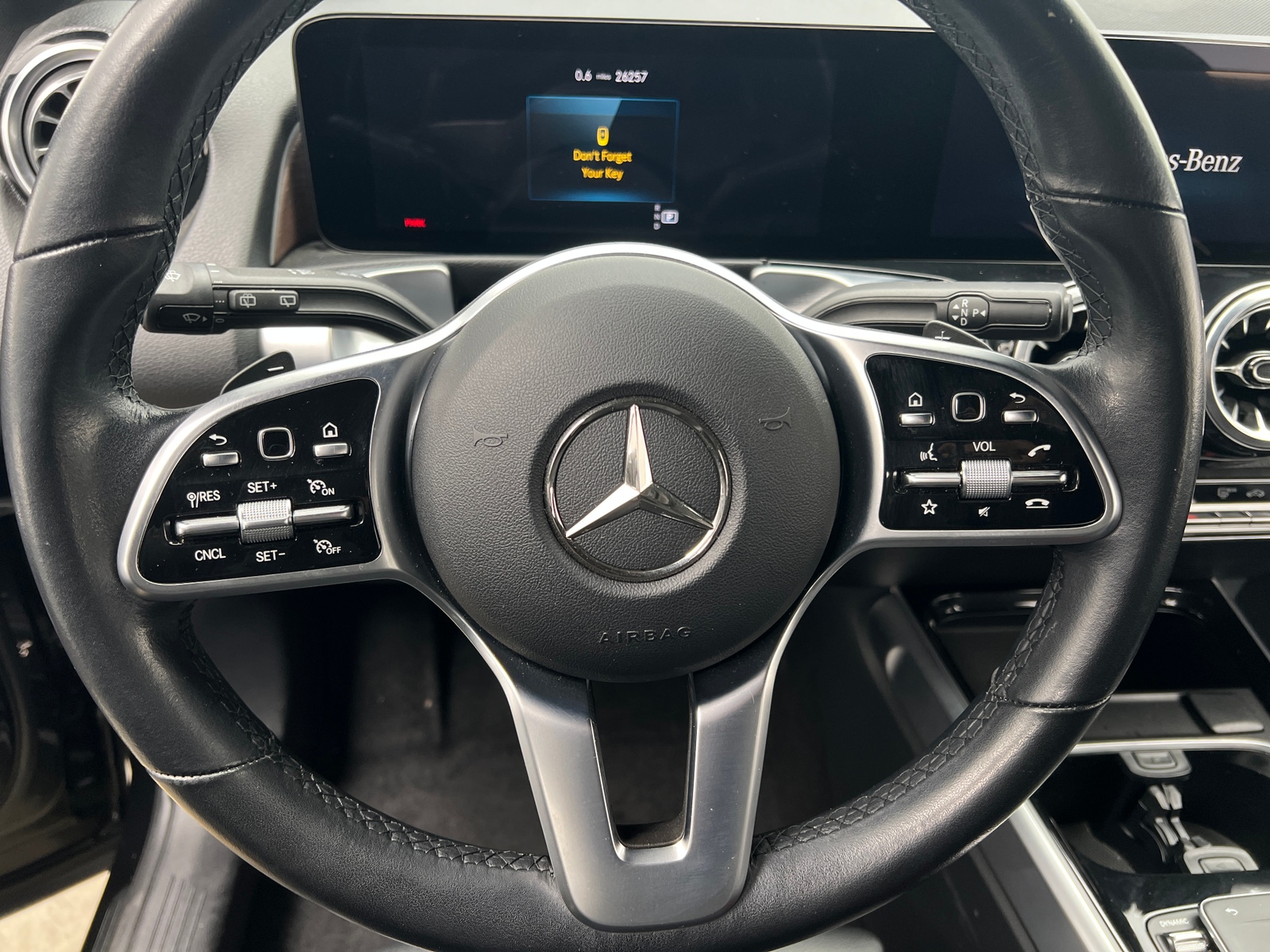 Thumbnail: 2022 Mercedes-Benz GLB - 4