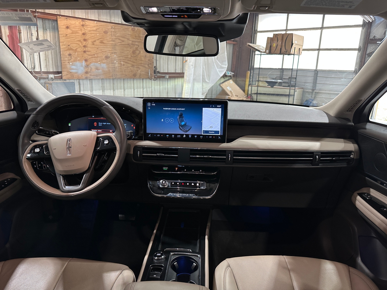 Thumbnail: 2023 Lincoln Corsair - 2