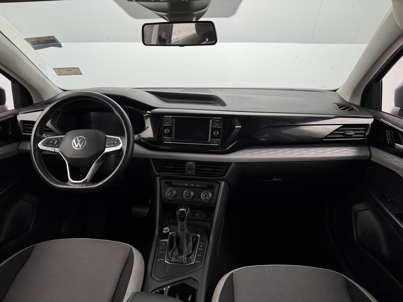 Thumbnail: 2022 Volkswagen Taos - 3