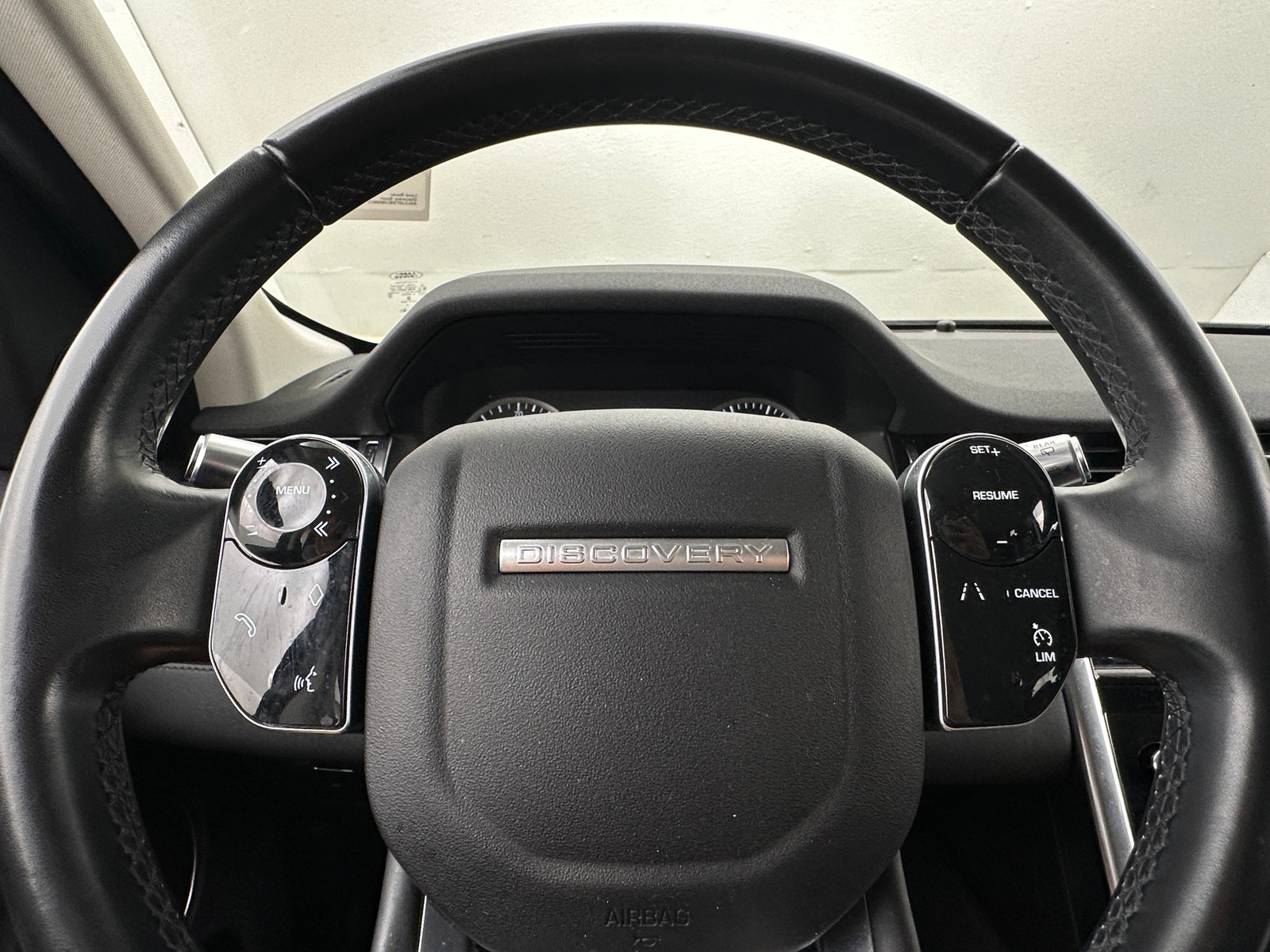 Thumbnail: 2020 Land Rover Discovery Sport - 4
