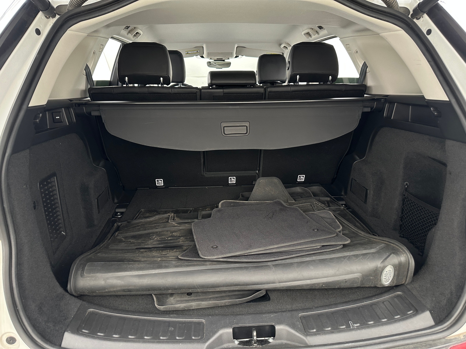 Thumbnail: 2020 Land Rover Discovery Sport - 6