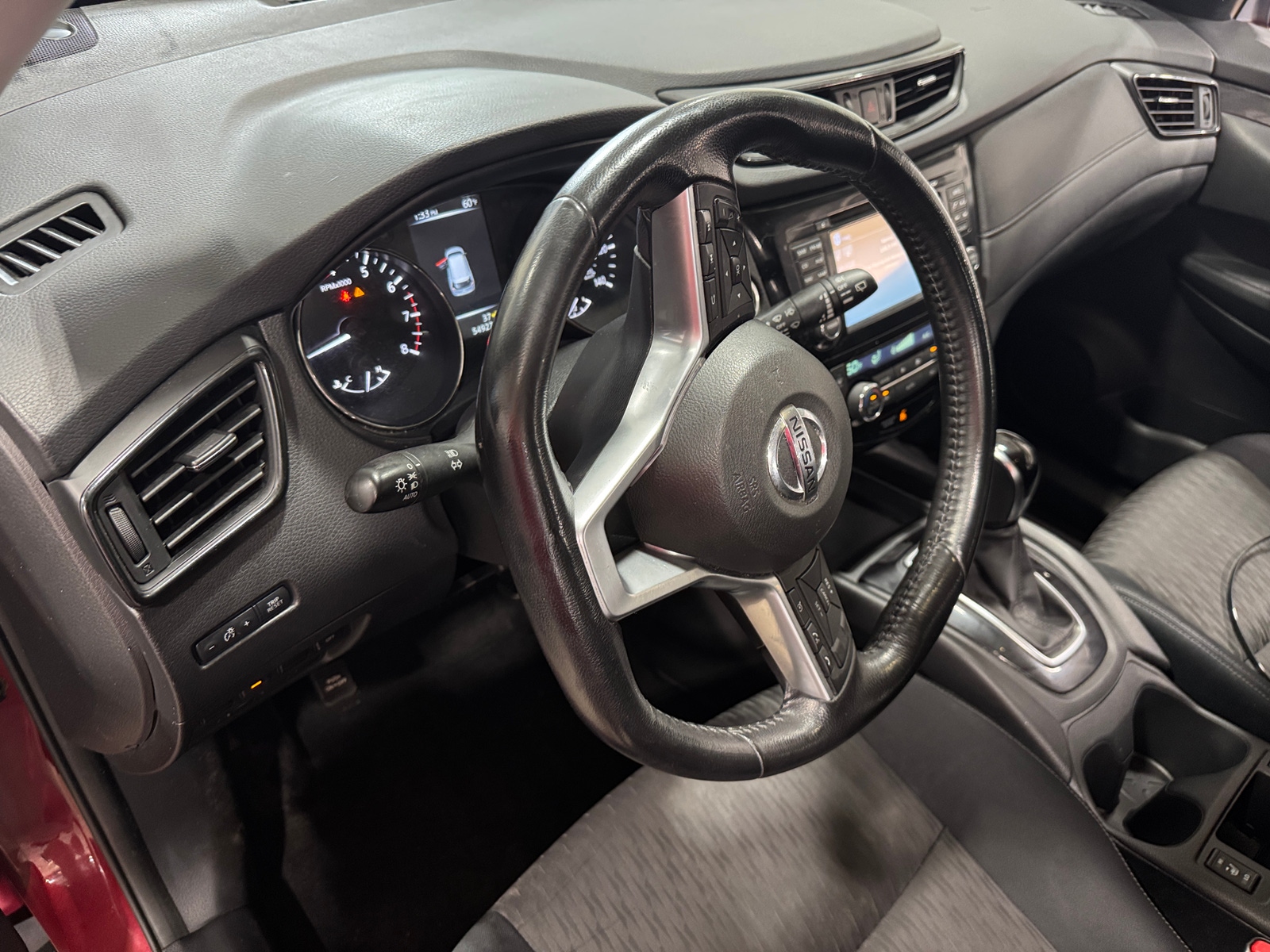 Thumbnail: 2017 Nissan Rogue - 3