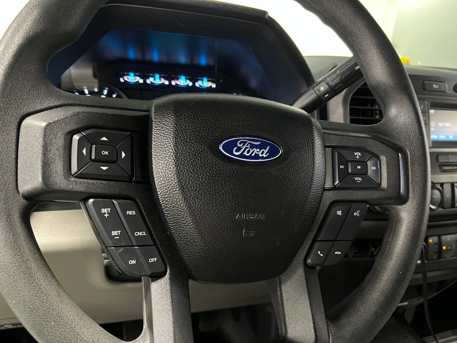 Thumbnail: 2017 Ford Econoline - 4