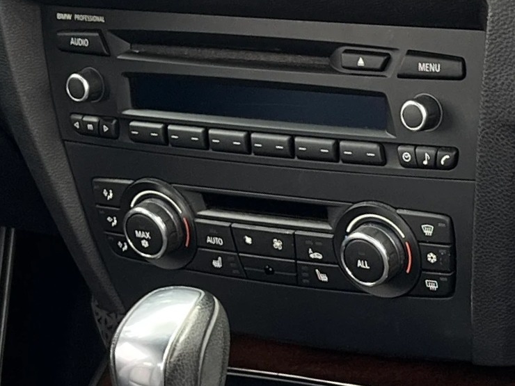 Thumbnail: 2011 BMW 3 Series - 2