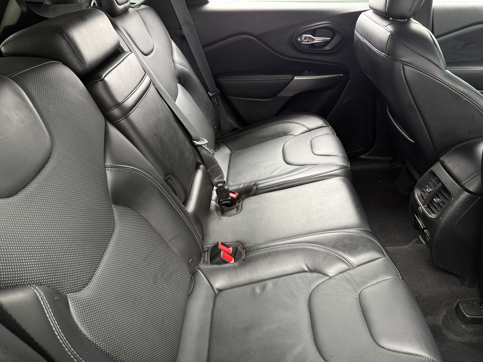 Thumbnail: 2019 Jeep Cherokee - 5