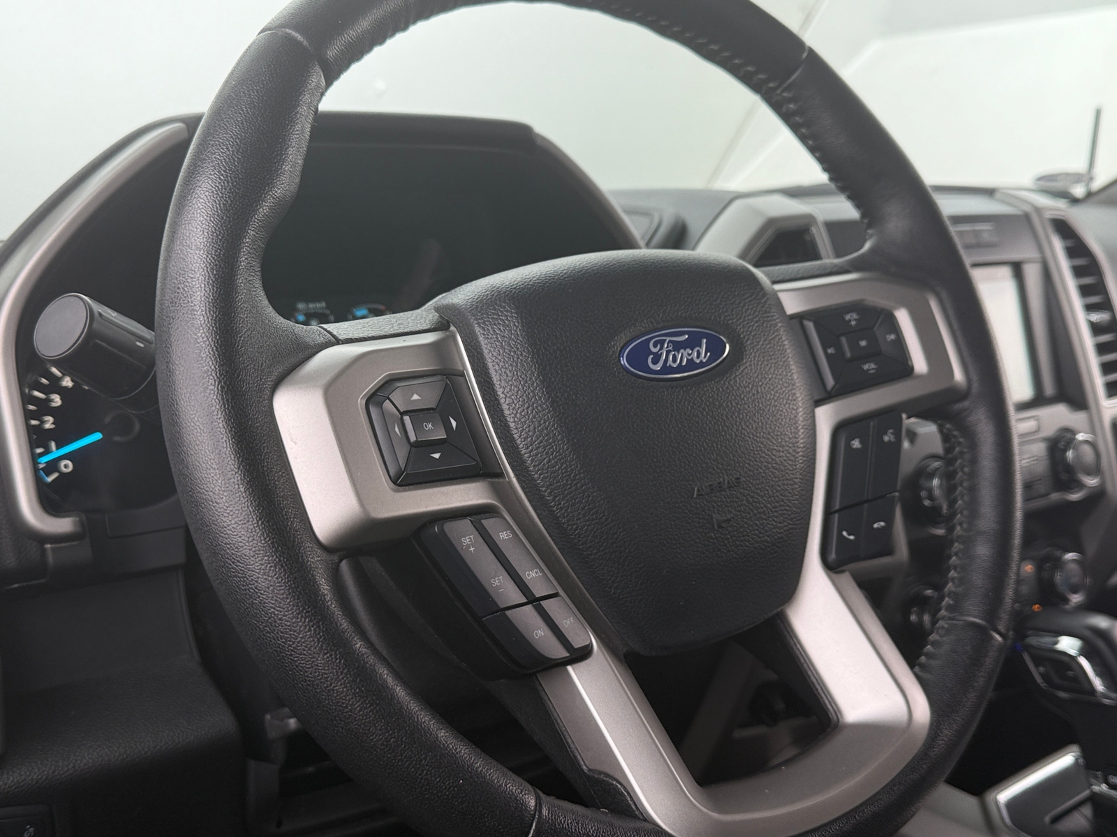 Thumbnail: 2019 Ford Econoline - 4