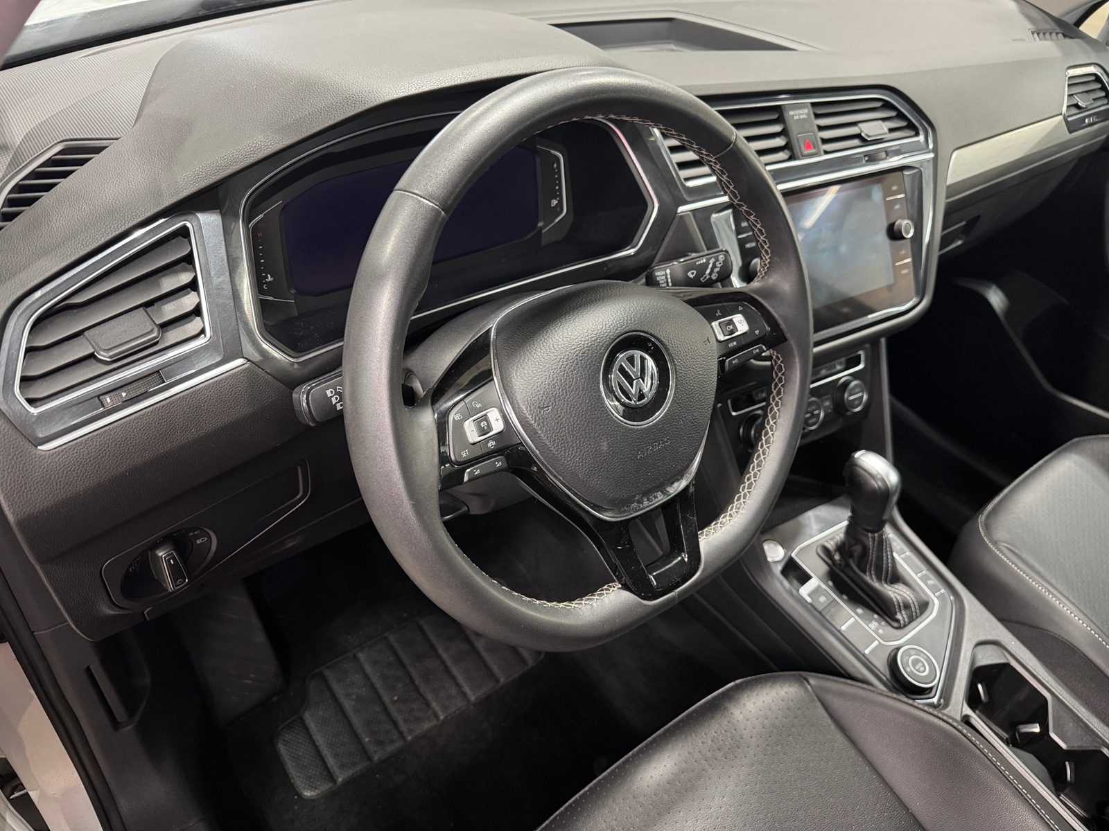 Thumbnail: 2021 Volkswagen Tiguan - 2