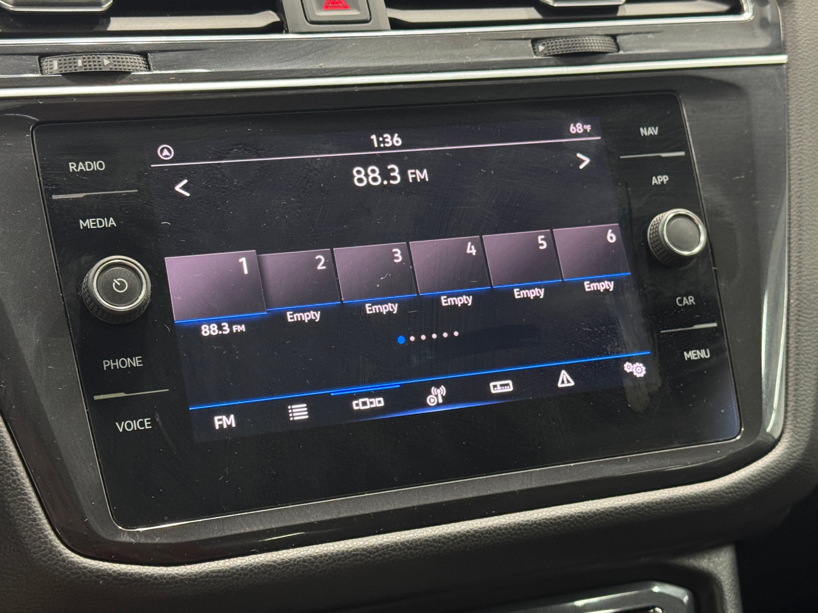 Thumbnail: 2021 Volkswagen Tiguan - 3