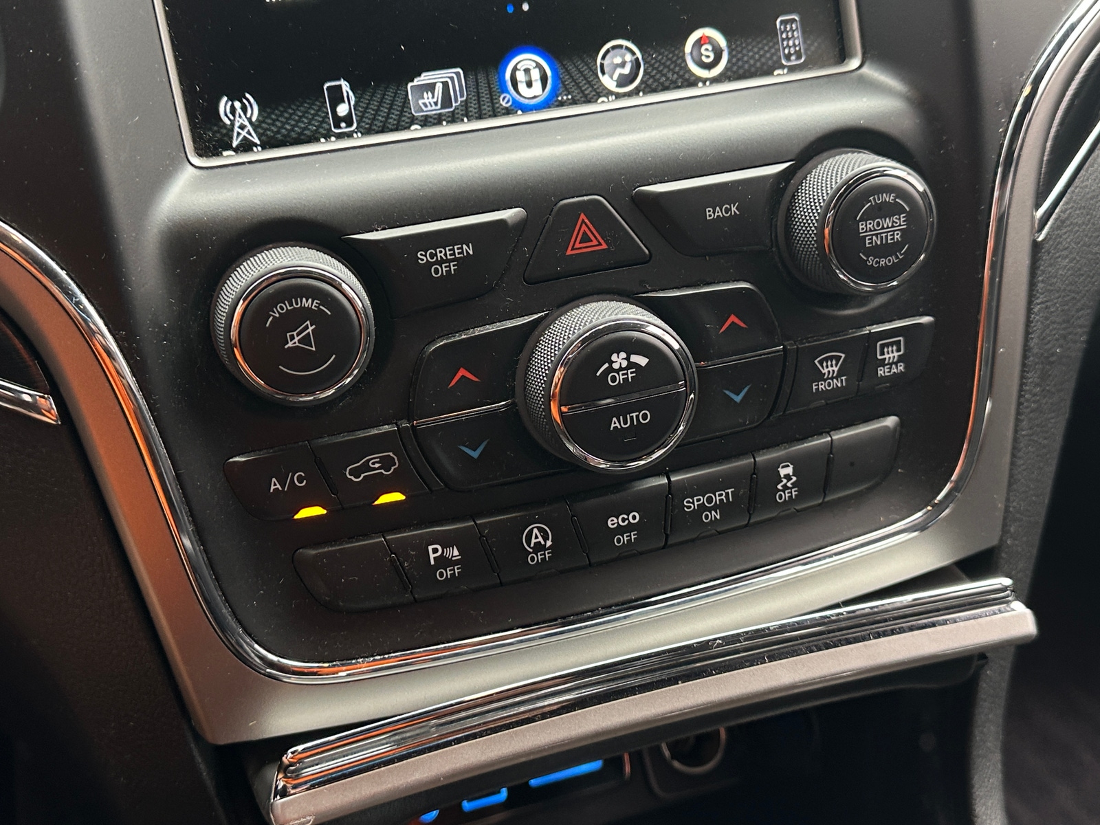 Thumbnail: 2017 Jeep Grand Cherokee - 3