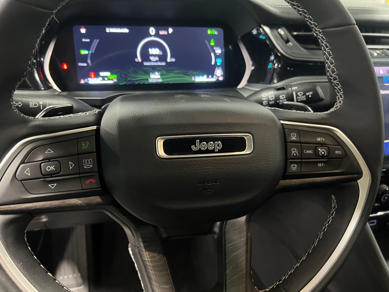 Thumbnail: 2023 Jeep Grand Cherokee - 4