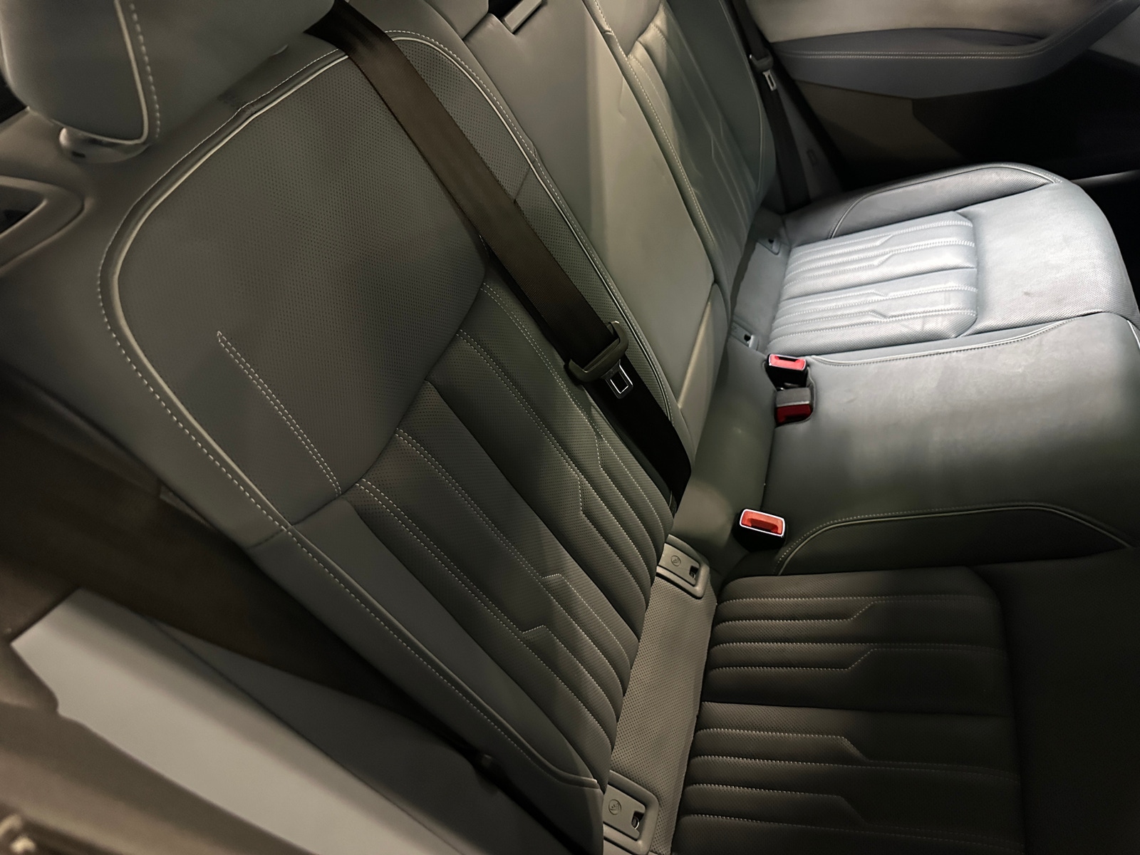Thumbnail: 2020 Audi e-tron S - 5