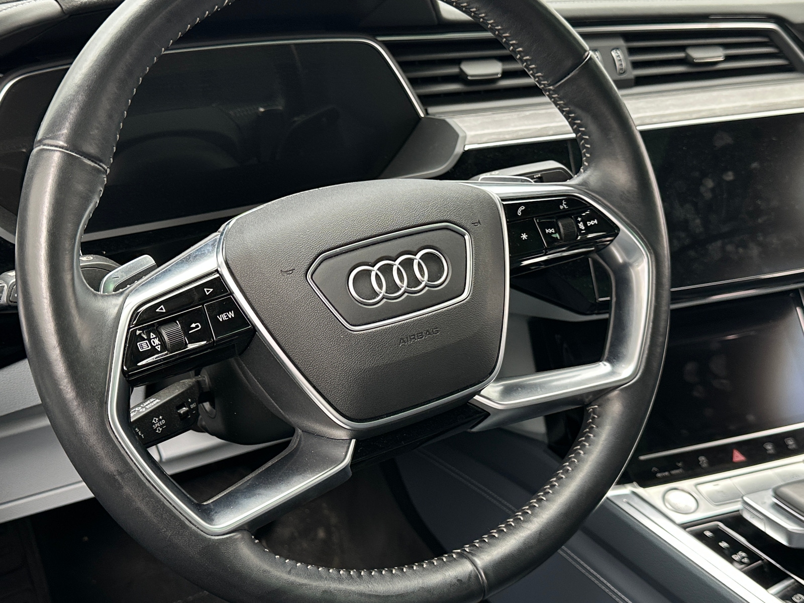 Thumbnail: 2020 Audi e-tron S - 4