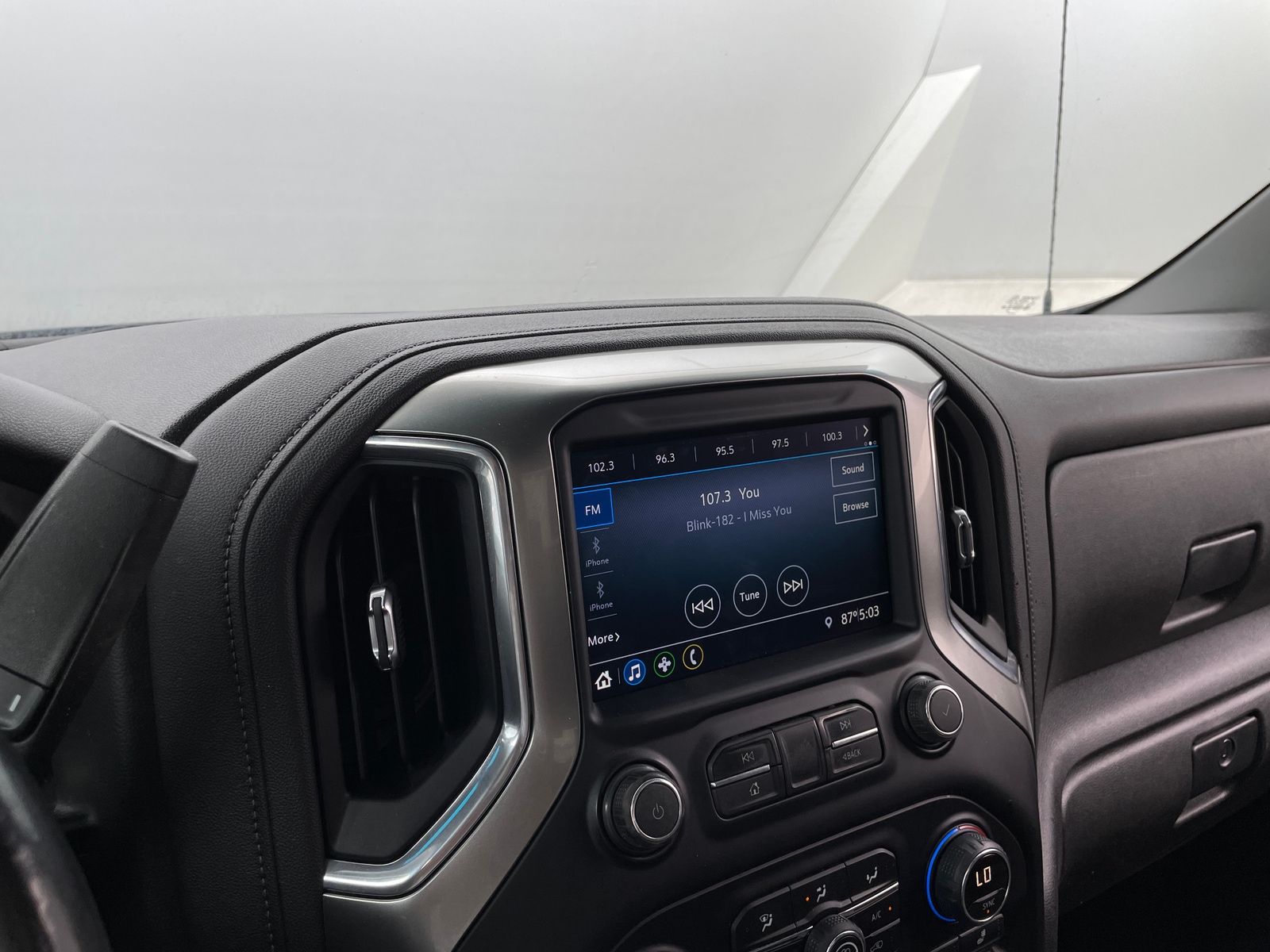 Thumbnail: 2021 Chevrolet Silverado 1500 - 4