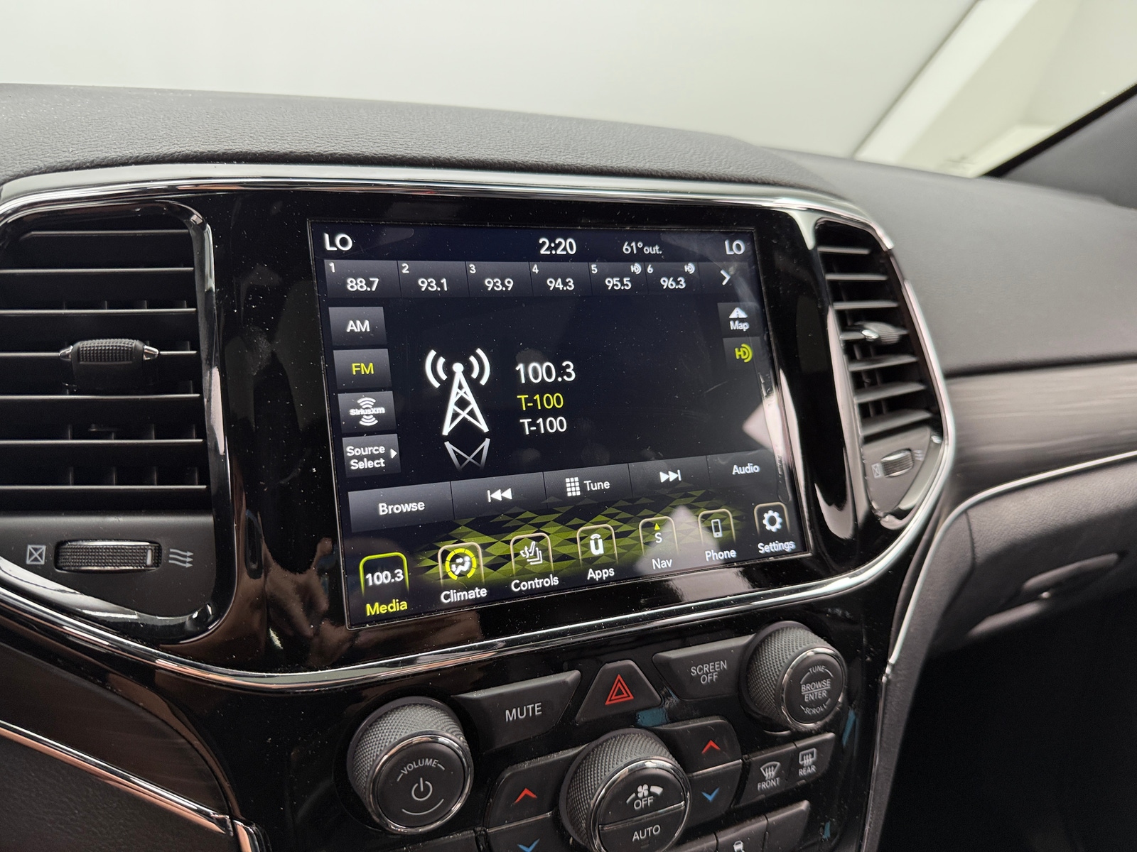 Thumbnail: 2020 Jeep Grand Cherokee - 3
