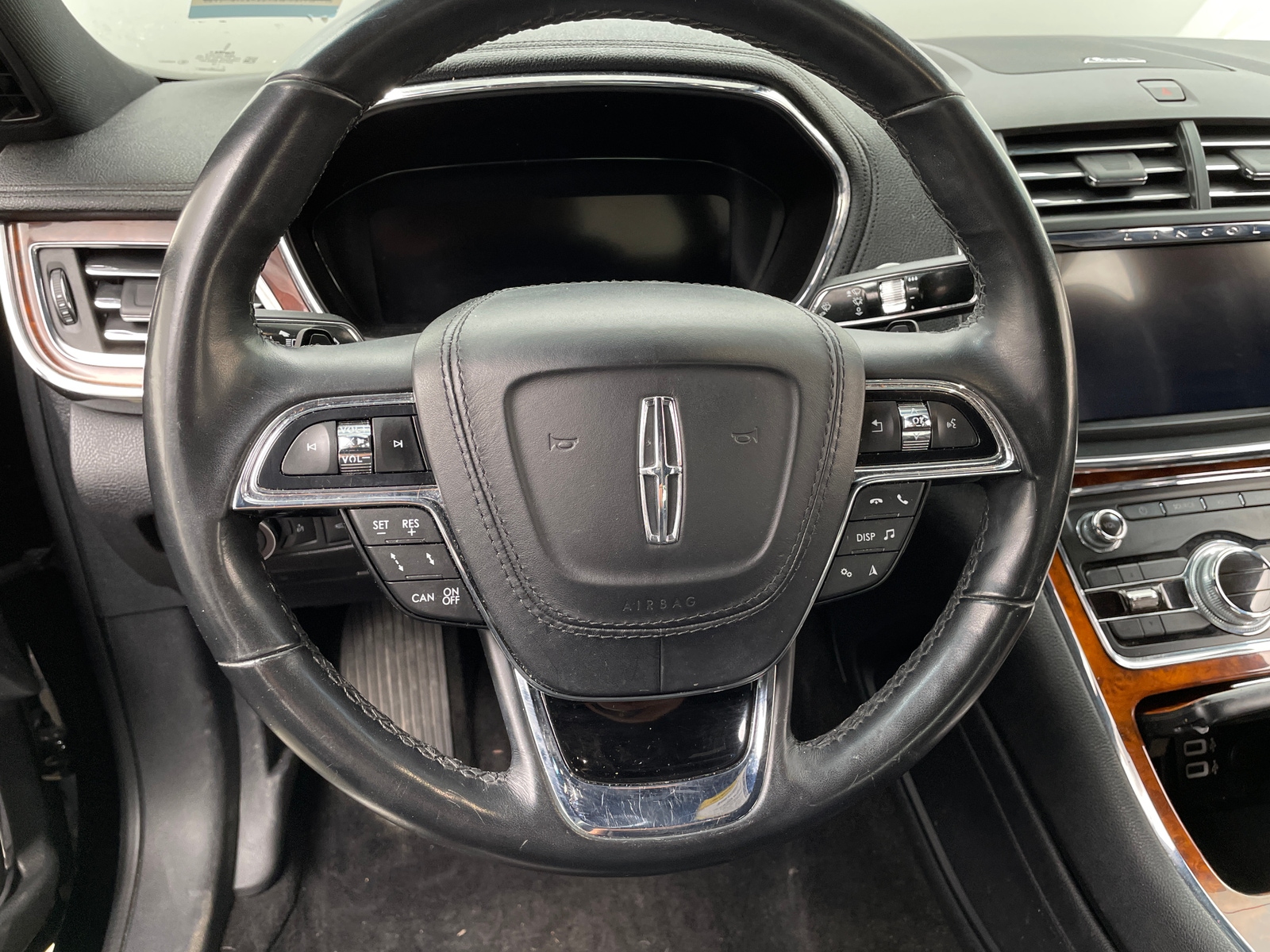 Thumbnail: 2020 Lincoln Continental - 4