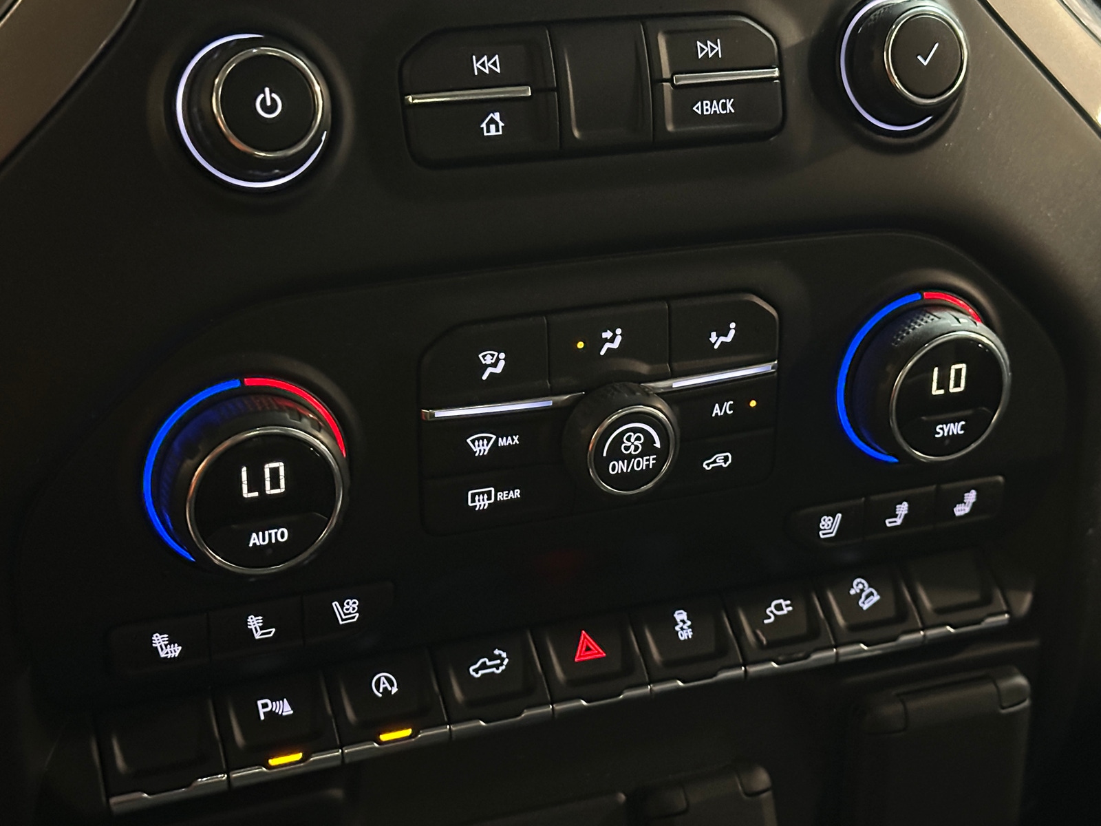 Thumbnail: 2019 Chevrolet Silverado 1500 - 3