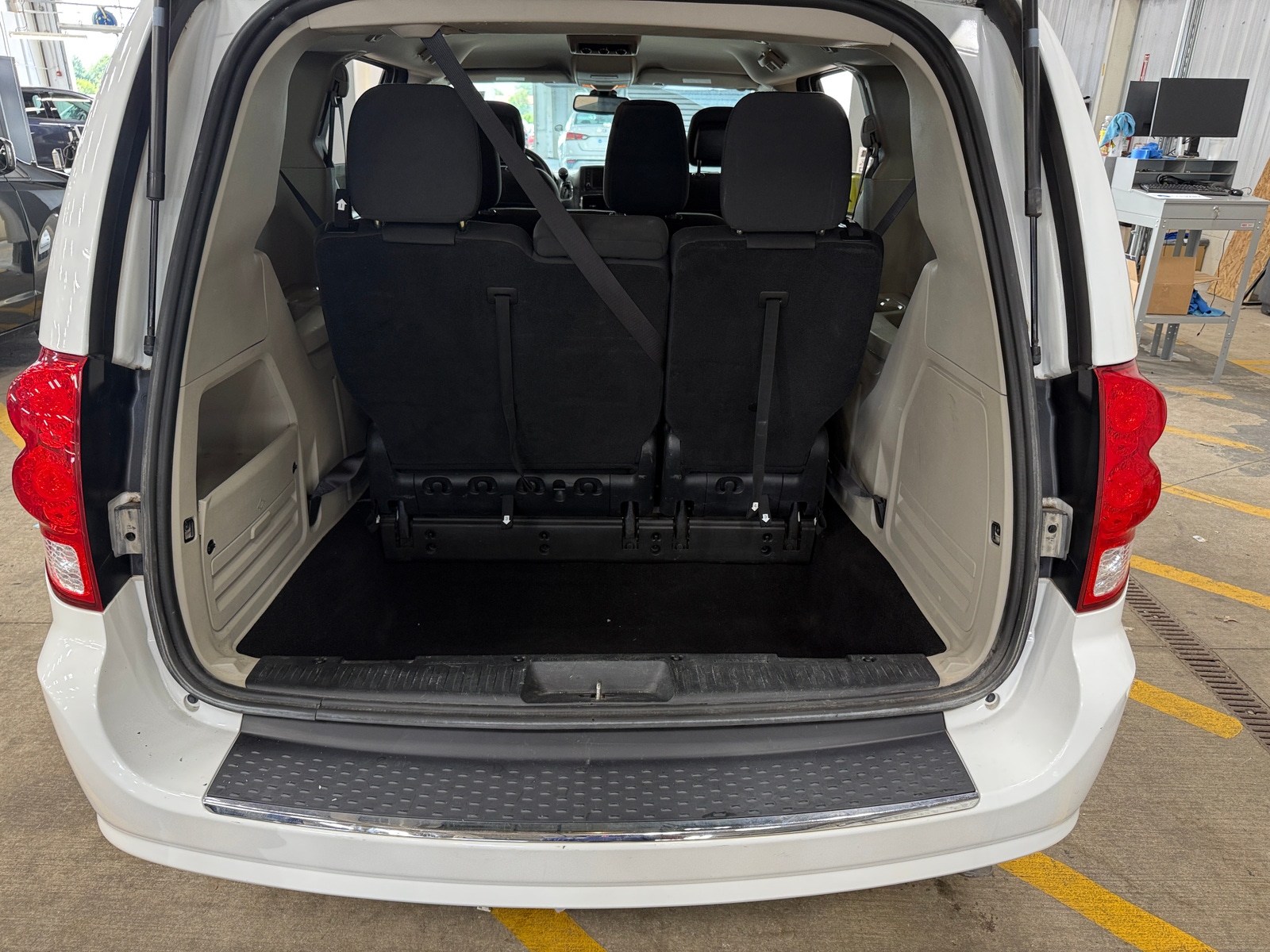 Thumbnail: 2019 Dodge Grand Caravan - 7