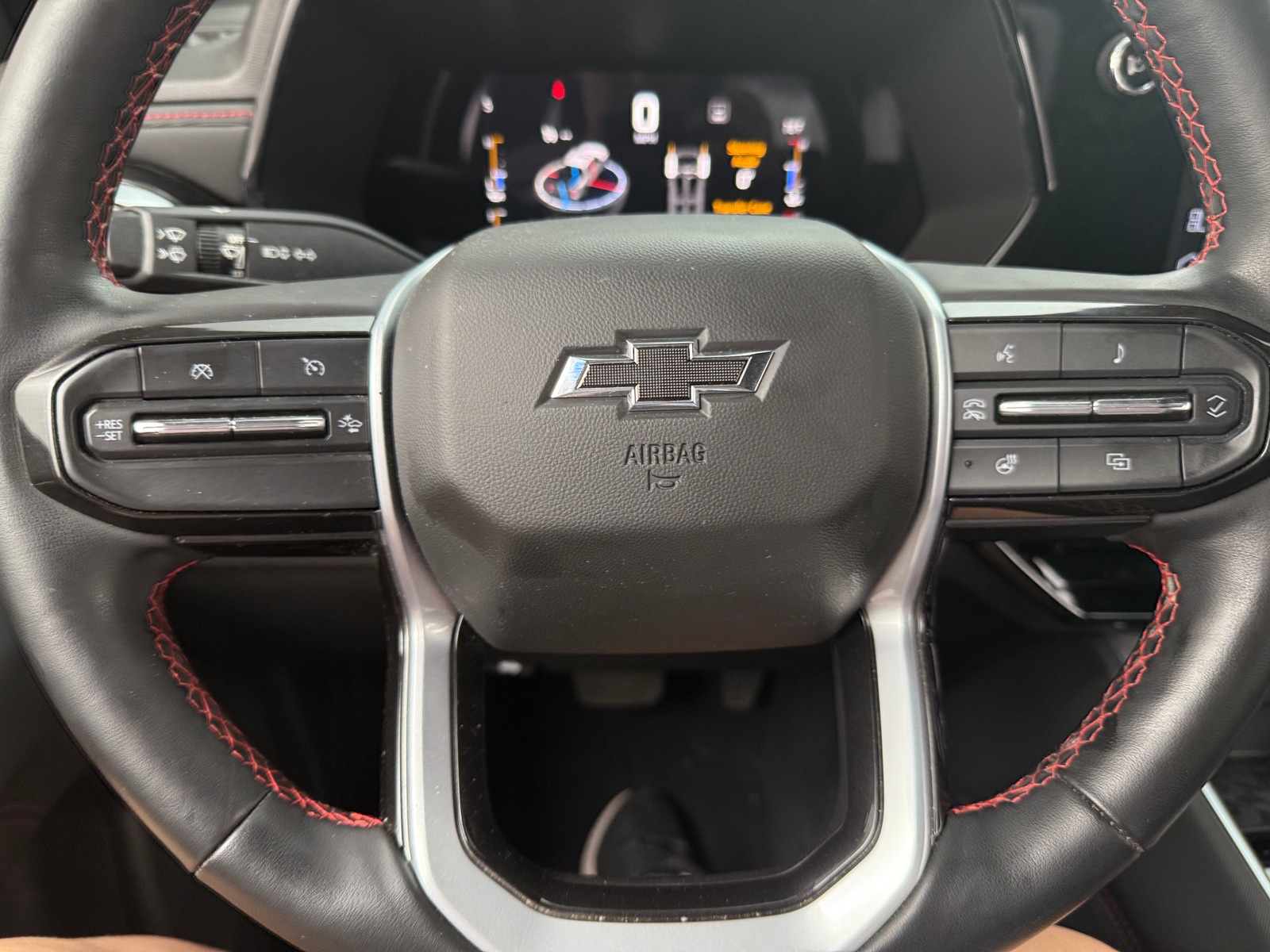 Thumbnail: 2023 Chevrolet Colorado - 4
