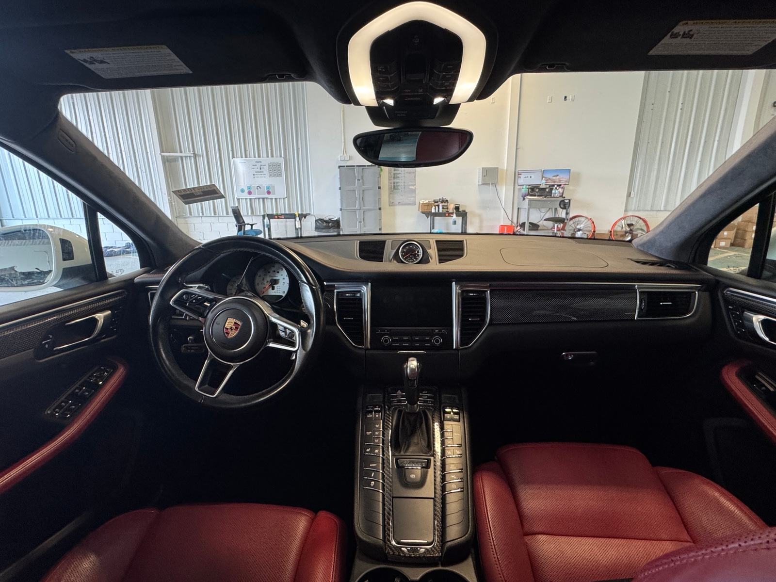 Thumbnail: 2017 Porsche Macan - 2