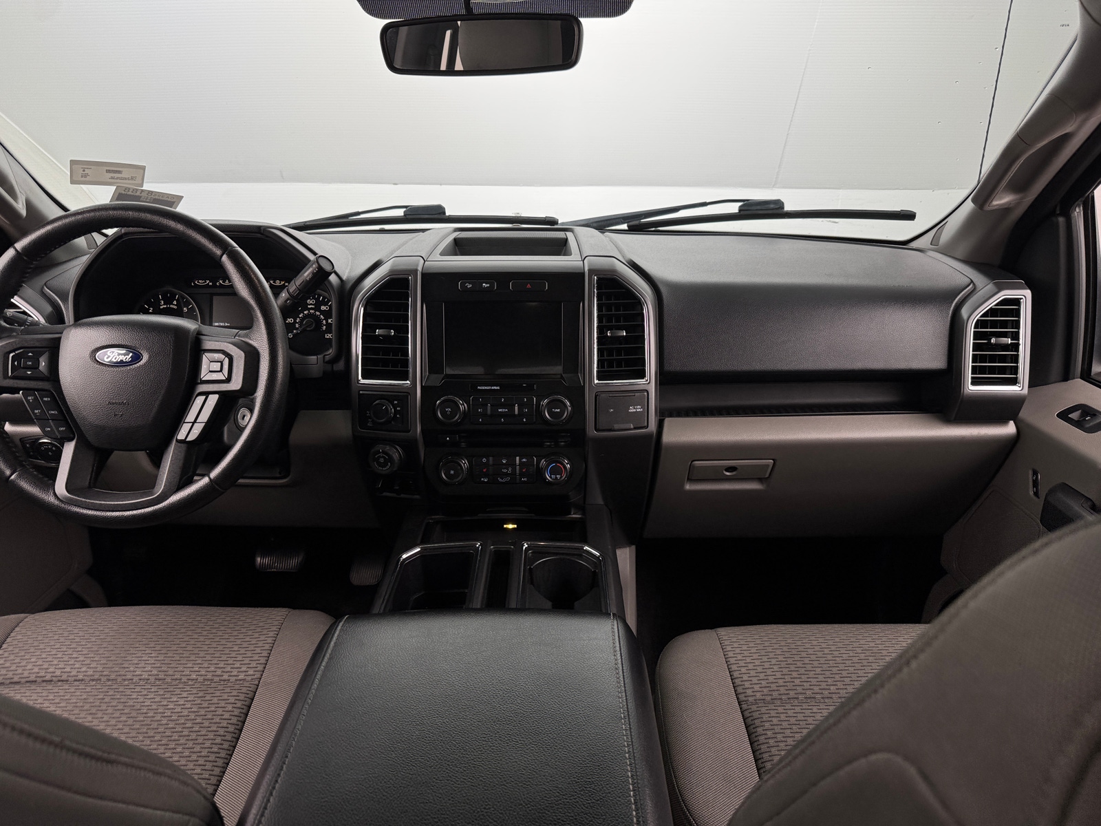 Thumbnail: 2016 Ford Econoline - 3