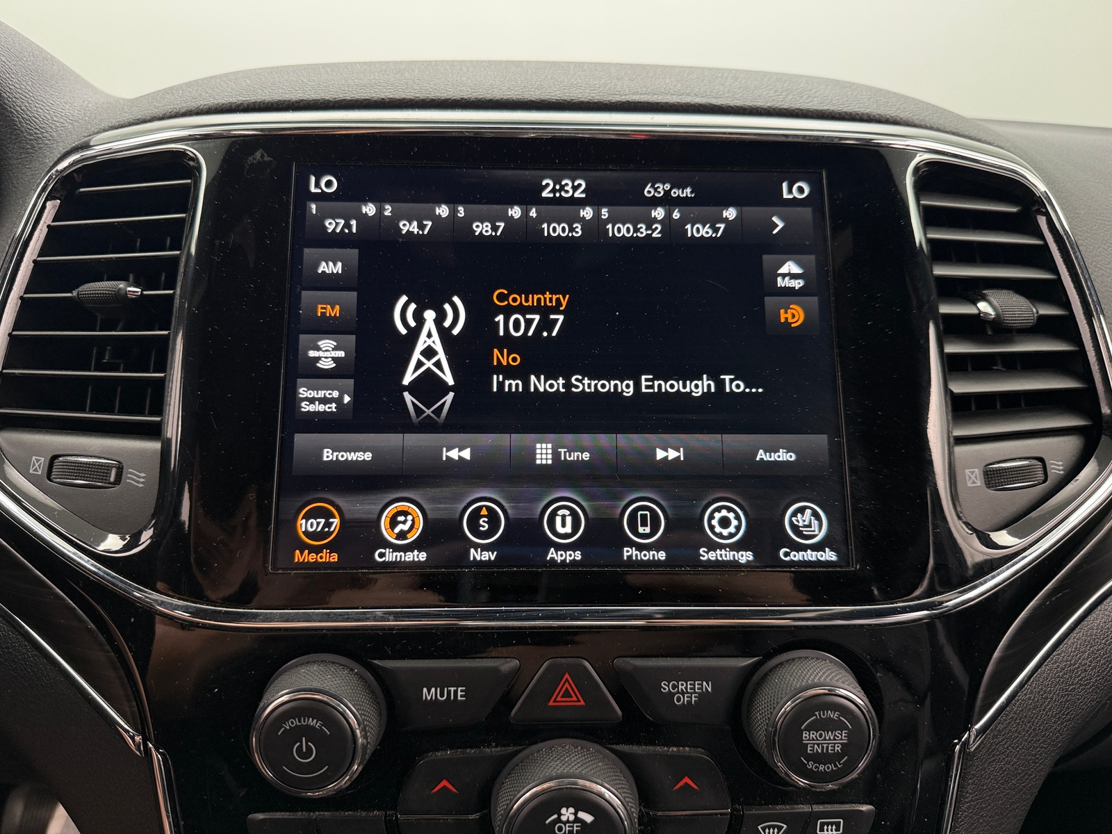 Thumbnail: 2020 Jeep Grand Cherokee - 3