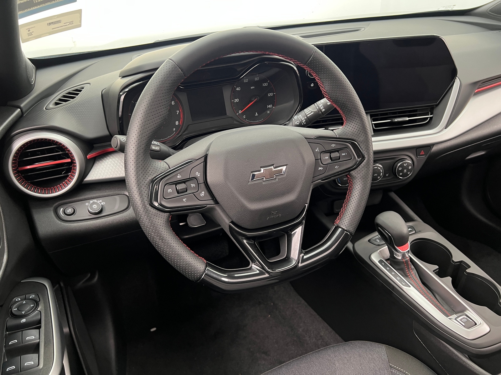 Thumbnail: 2025 Chevrolet Trax - 5