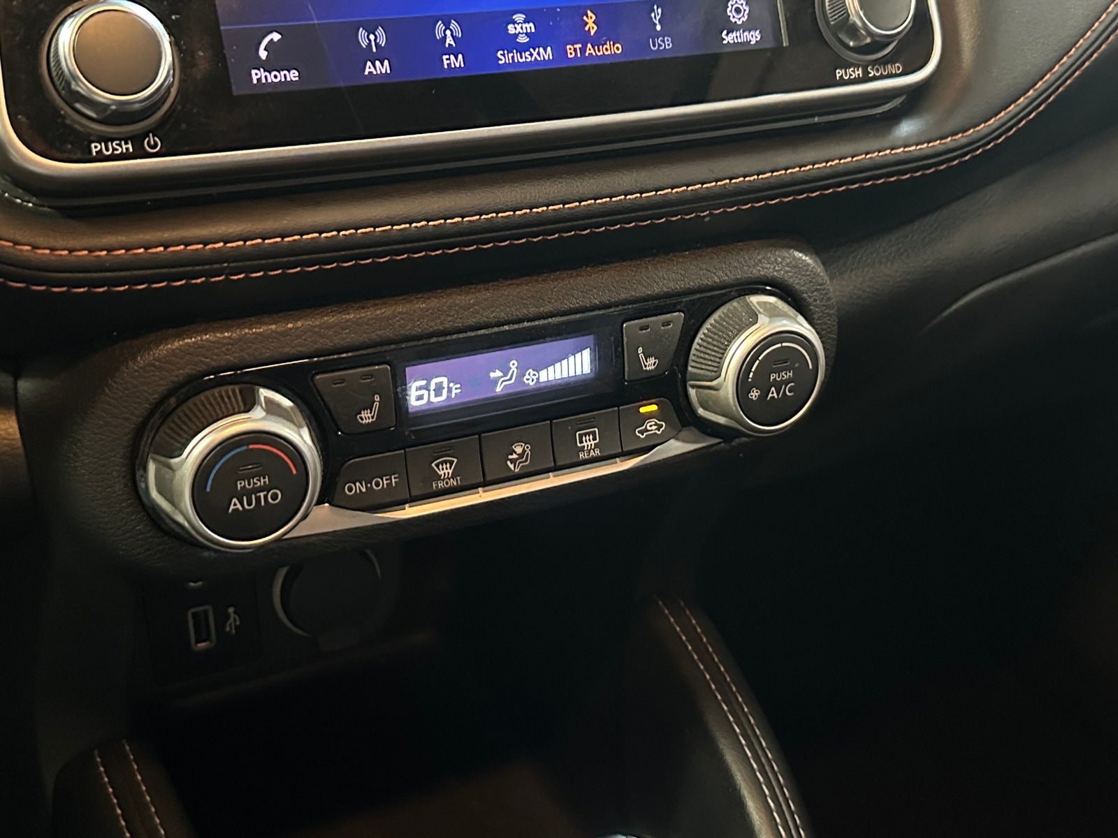 Thumbnail: 2019 Nissan Kicks - 4
