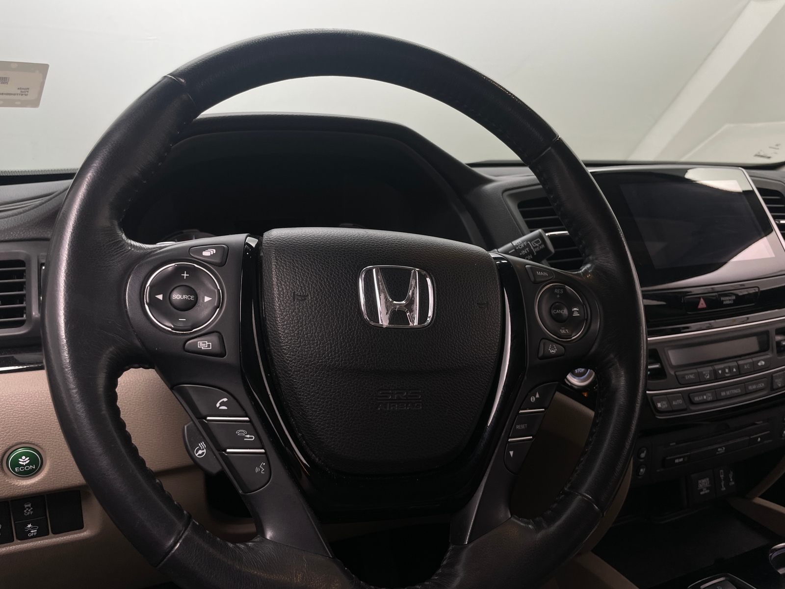 Thumbnail: 2017 Honda Pilot - 4