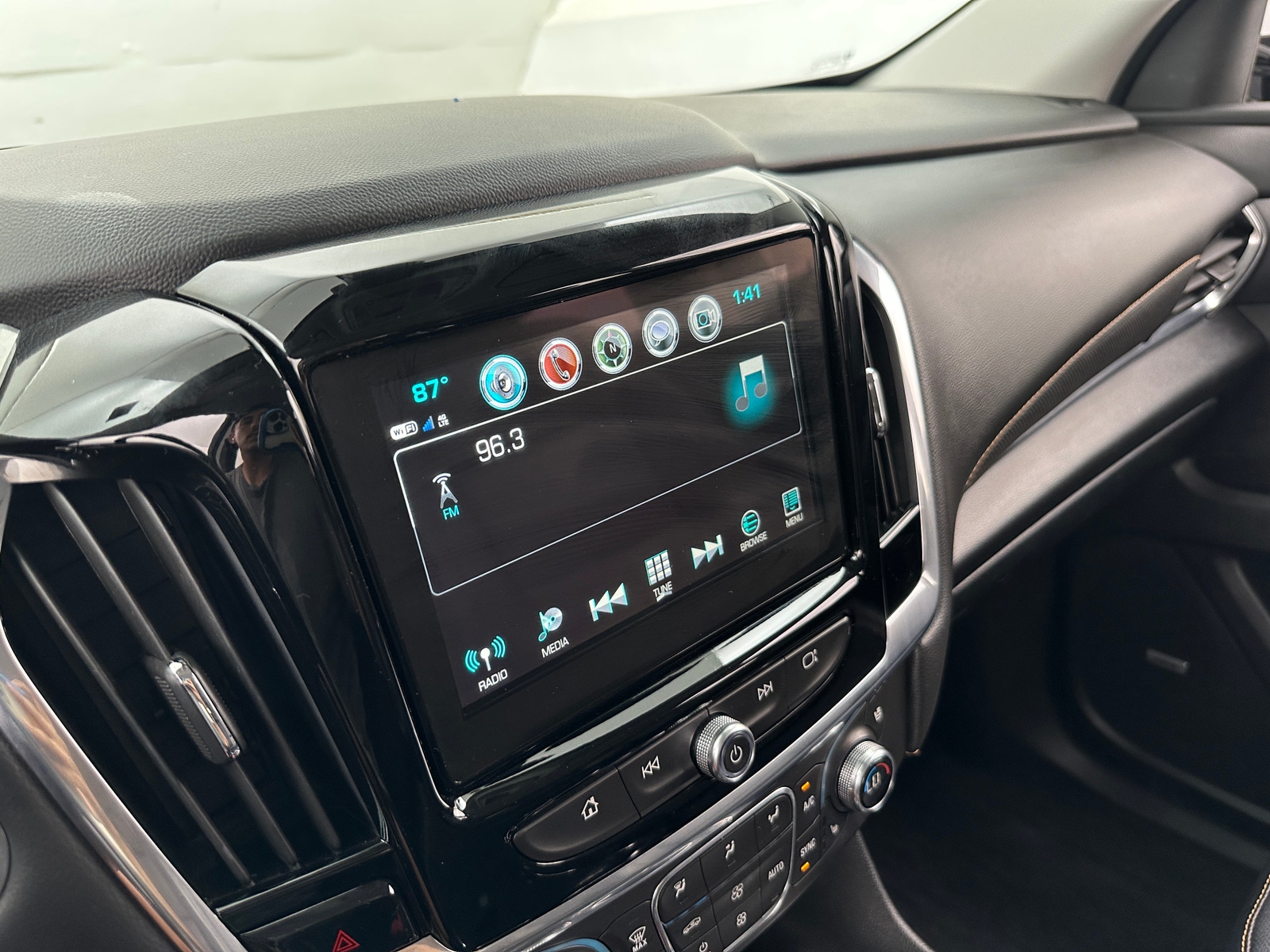 Thumbnail: 2019 Chevrolet Traverse - 3
