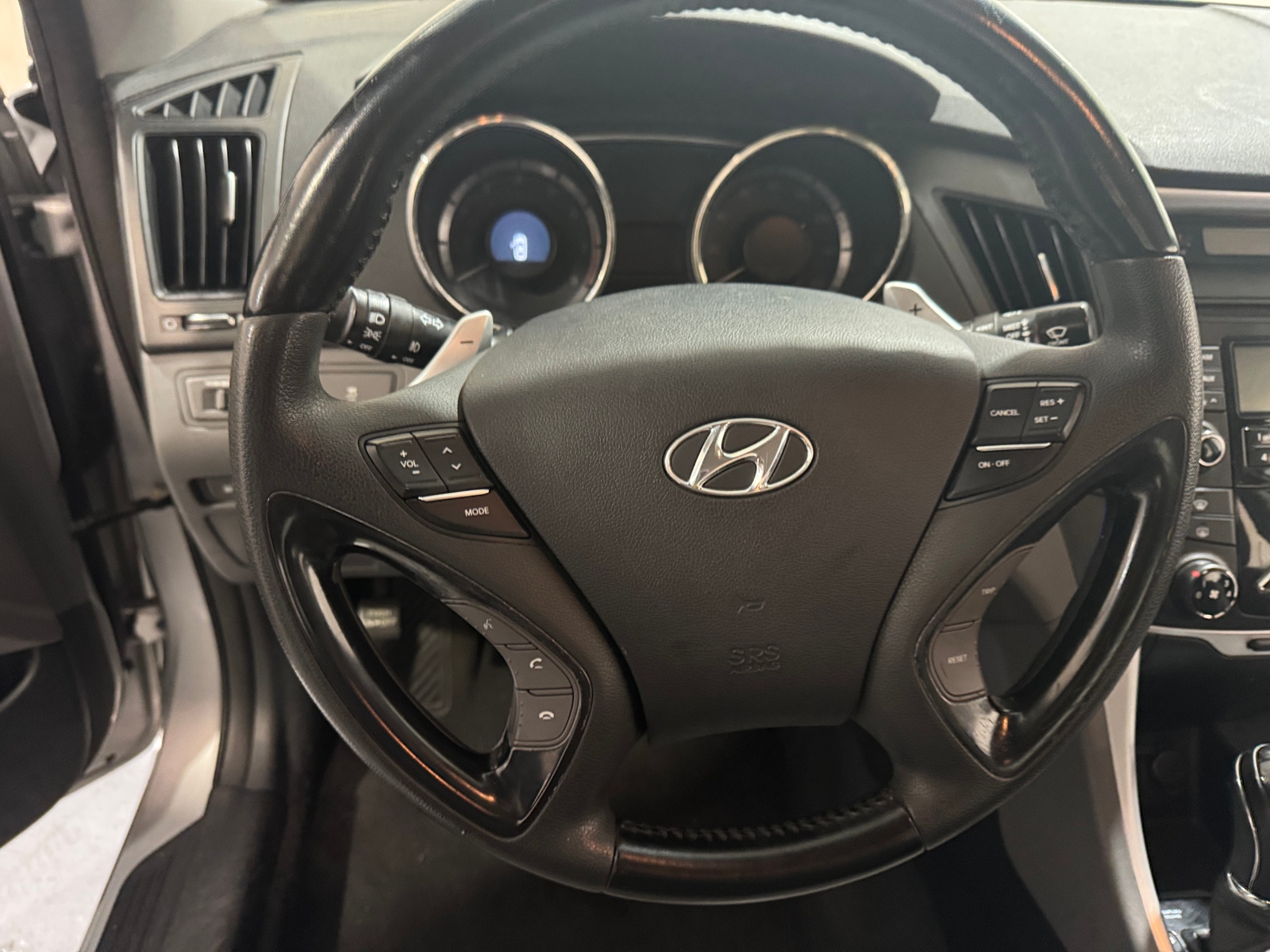 Thumbnail: 2011 Hyundai Sonata - 4