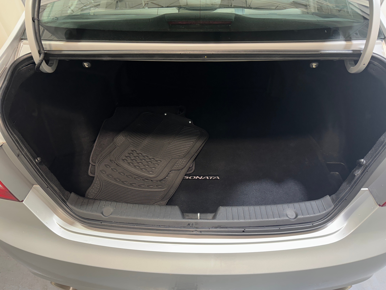 Thumbnail: 2011 Hyundai Sonata - 6