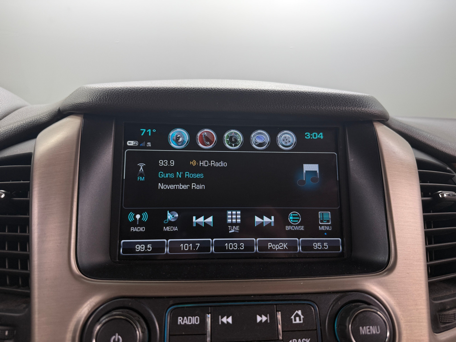 Thumbnail: 2019 GMC Yukon XL - 3