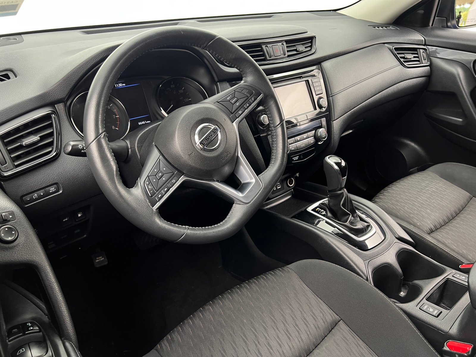 Thumbnail: 2018 Nissan Rogue - 3