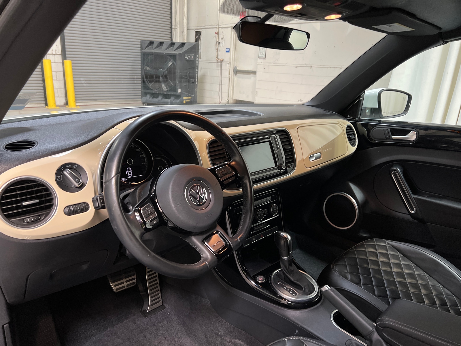 Thumbnail: 2019 Volkswagen Beetle - 2