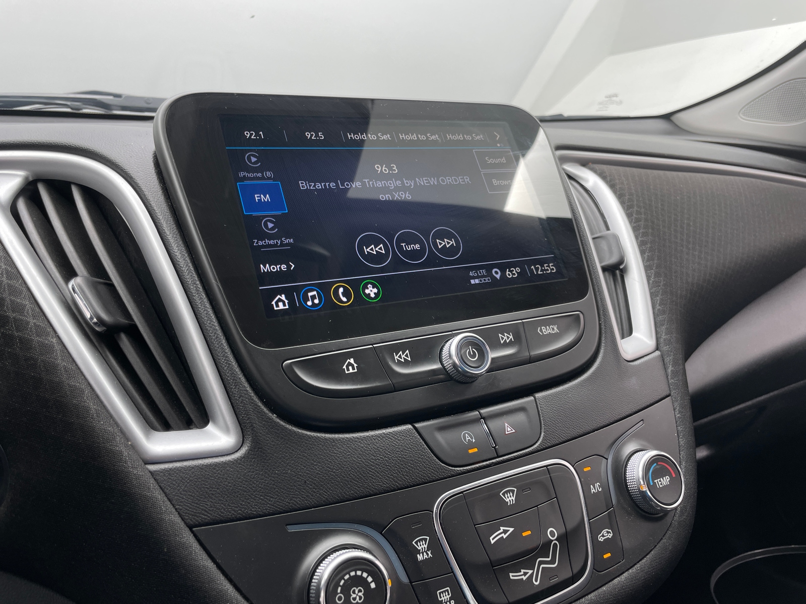 Thumbnail: 2024 Chevrolet Malibu - 4