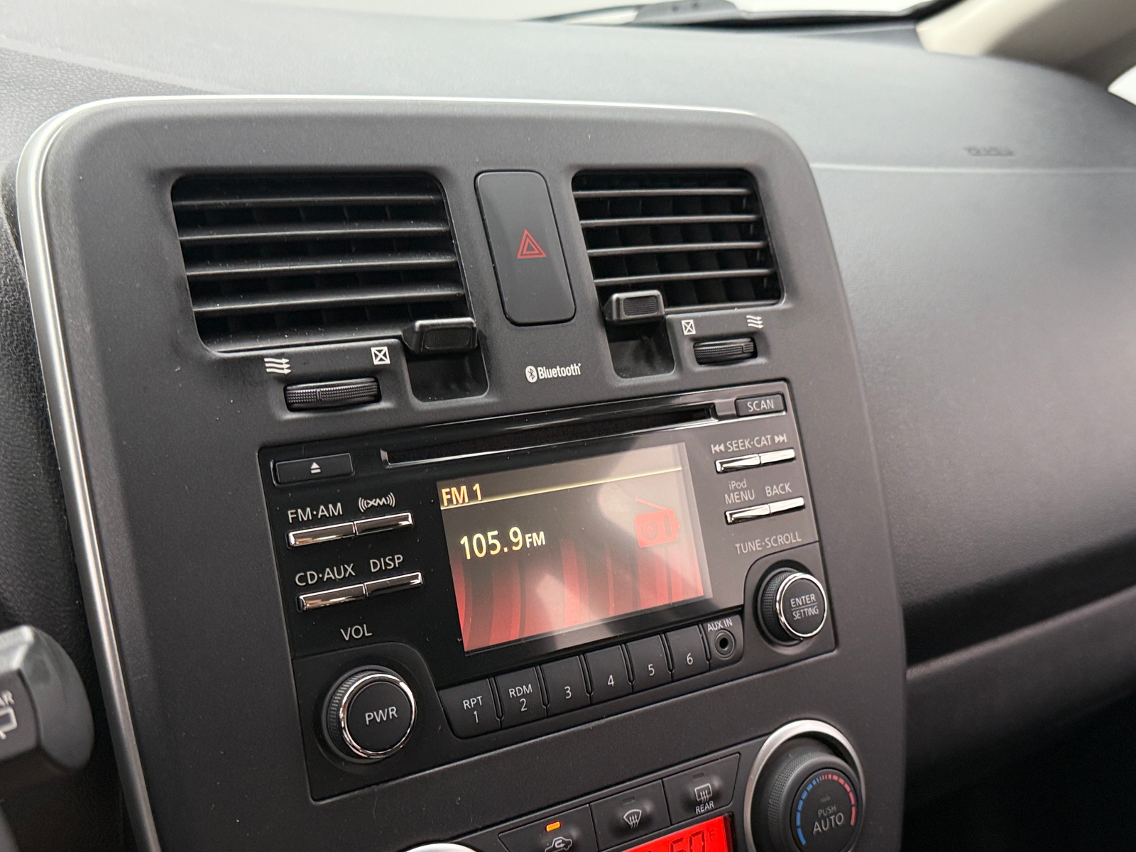 Thumbnail: 2015 Nissan Leaf - 4