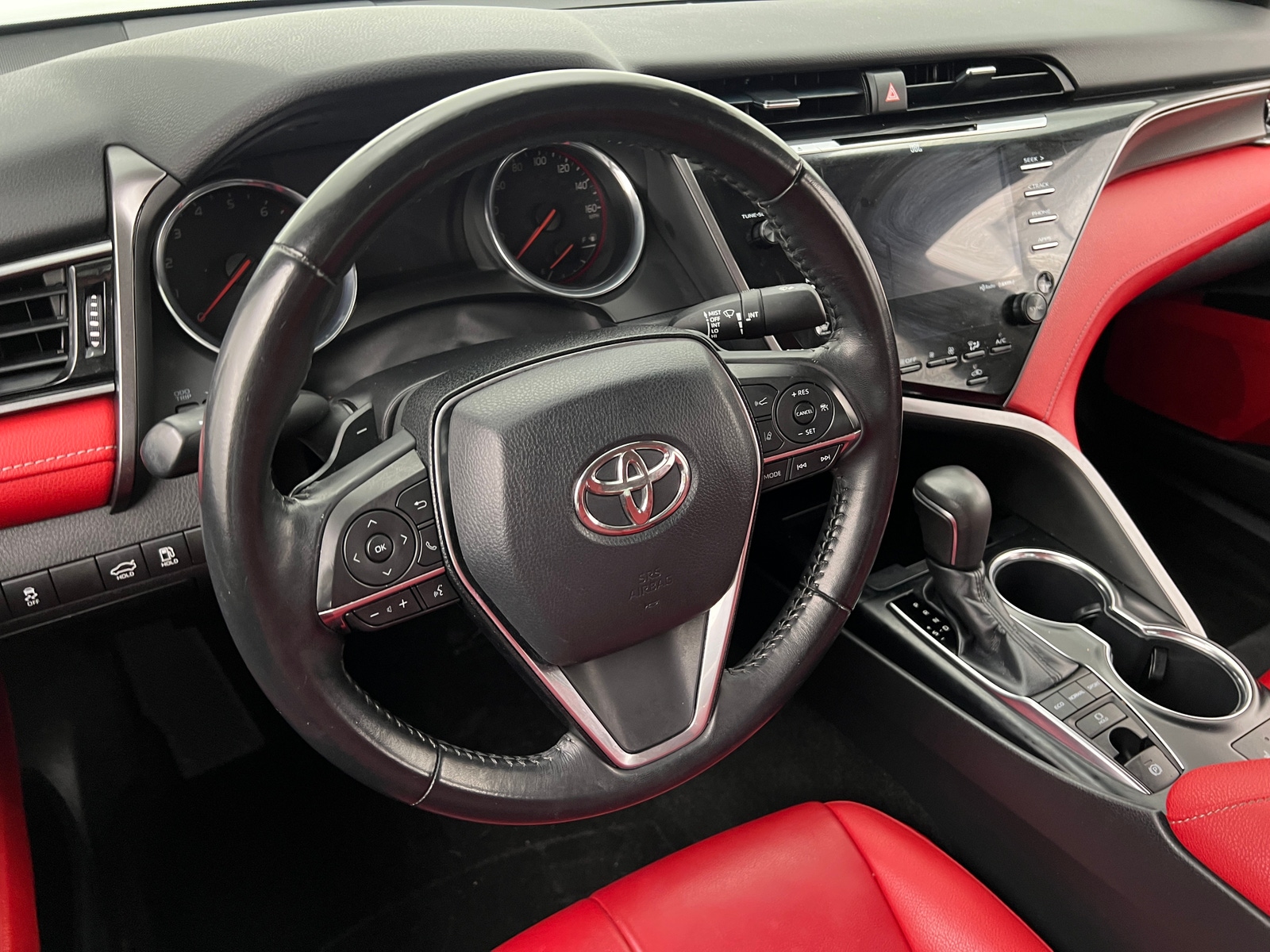 Thumbnail: 2019 Toyota Camry - 4