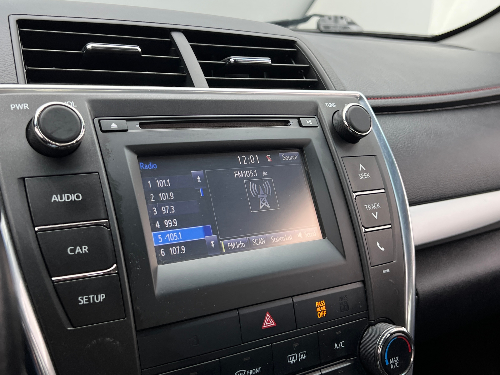 Thumbnail: 2015 Toyota Camry - 4